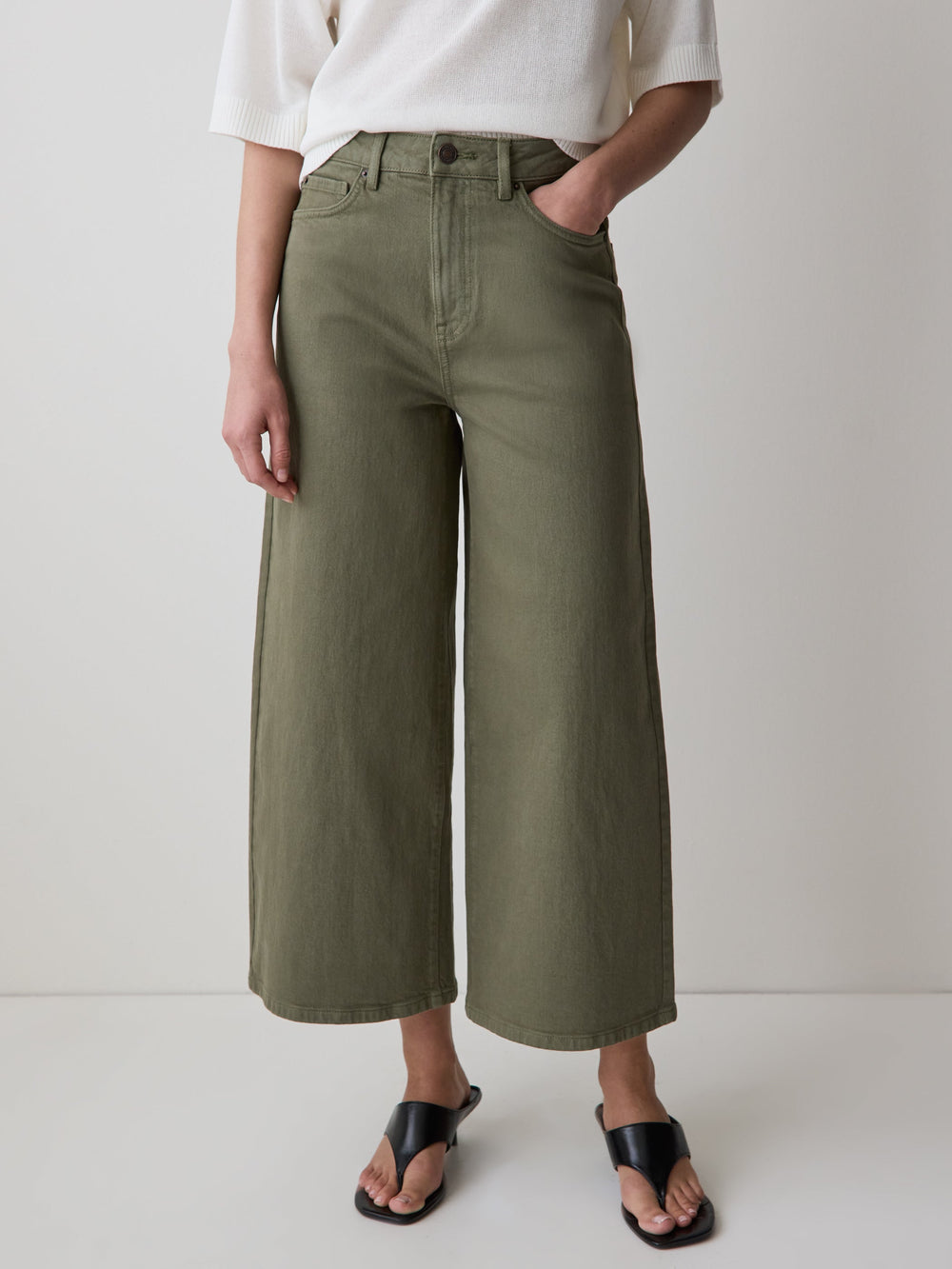 RW&CO High-Rise Wide-Leg Cropped Jeans