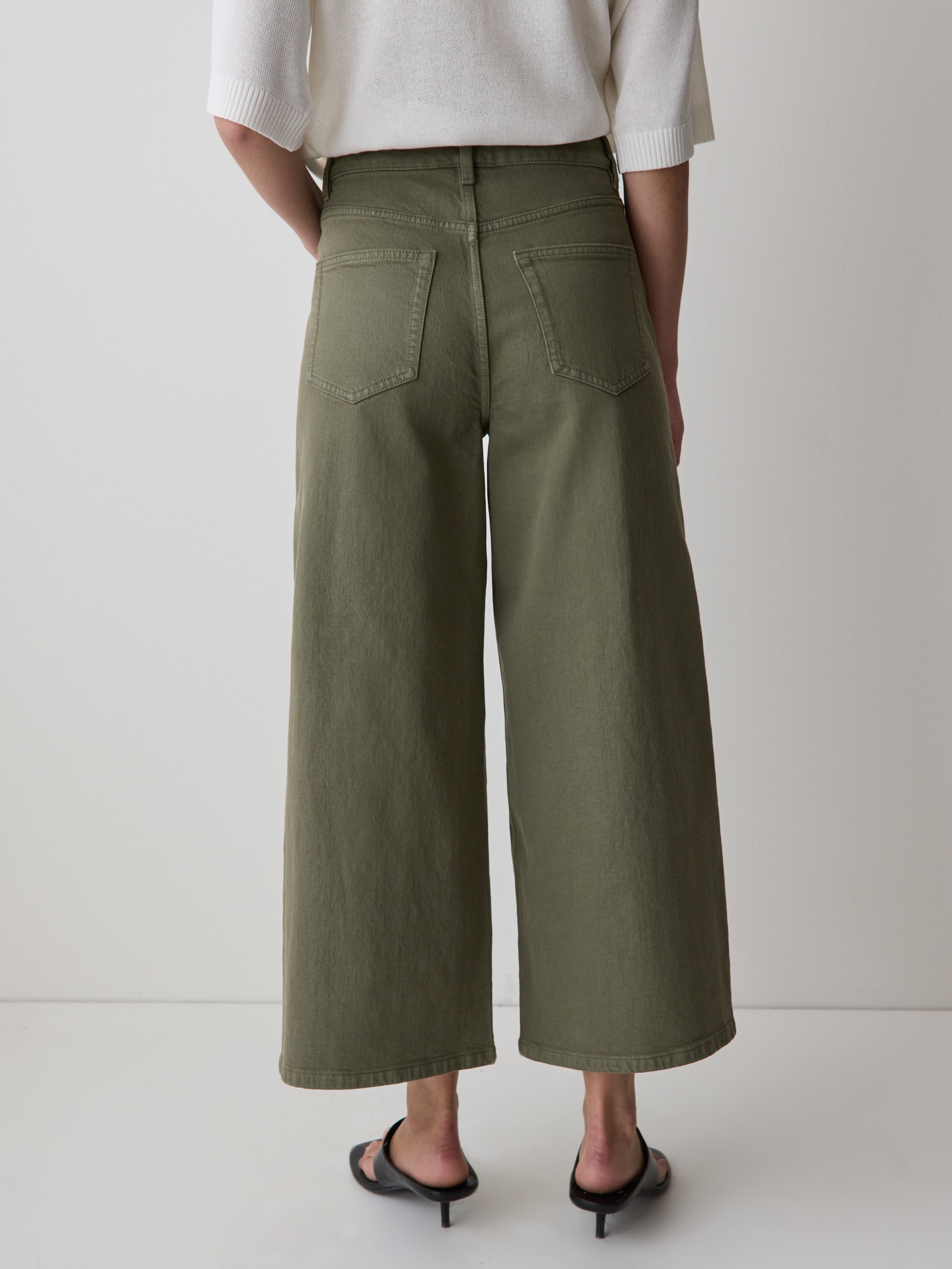 RW&CO High-Rise Wide-Leg Cropped Jeans