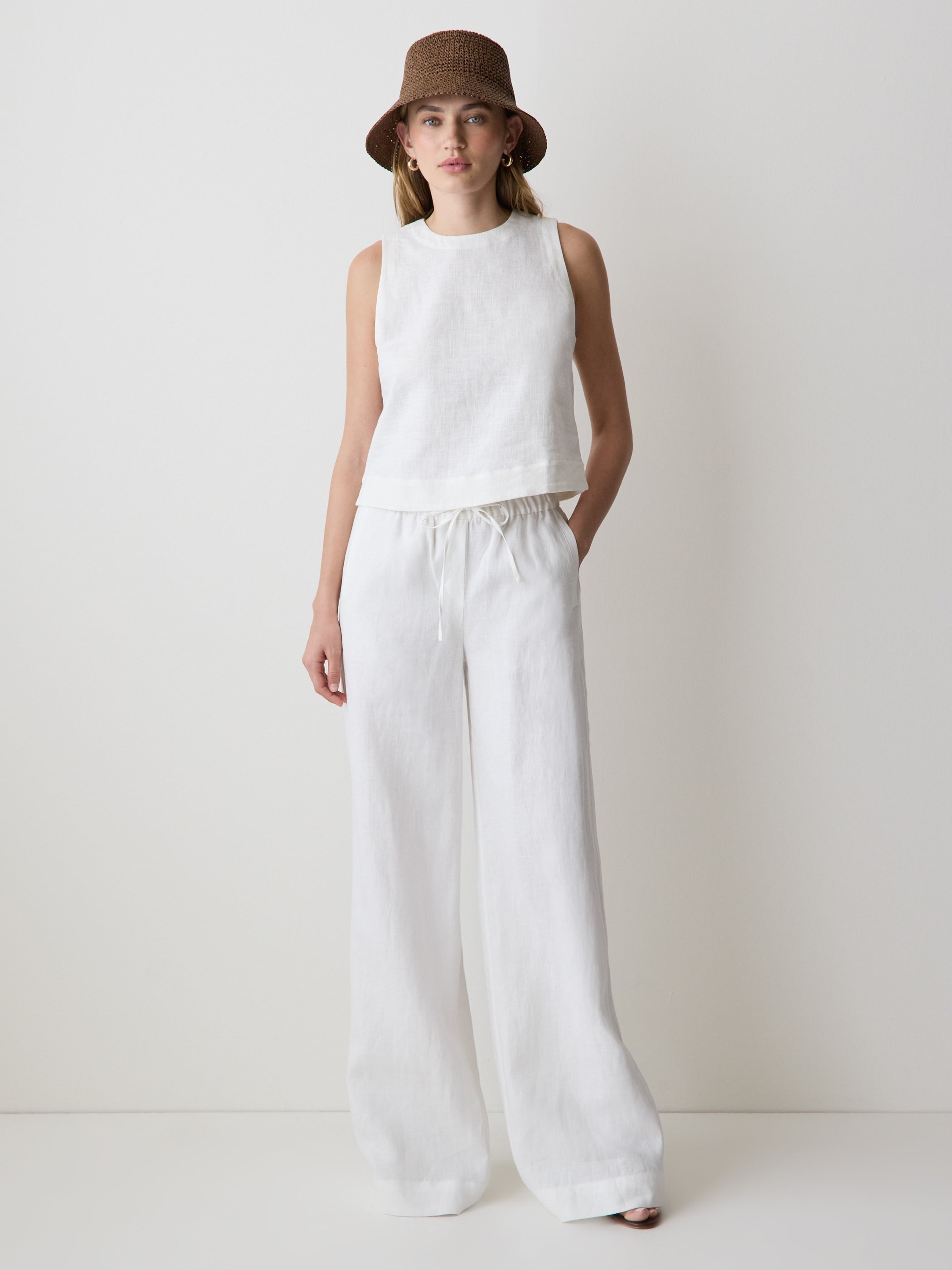 RW&CO Sleeveless Crew-Neck Linen-Blend Blouse