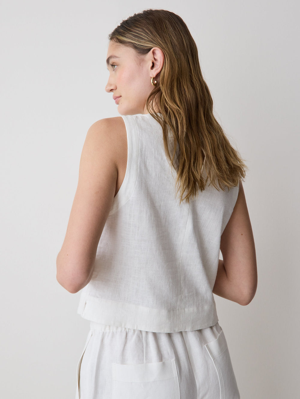 RW&CO Sleeveless Crew-Neck Linen-Blend Blouse