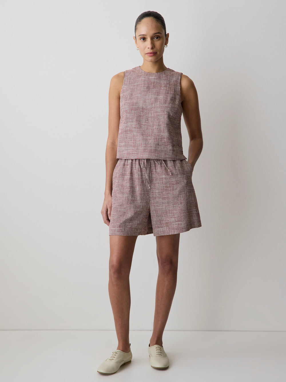 RW&CO Sleeveless Crew-Neck Linen-Blend Blouse