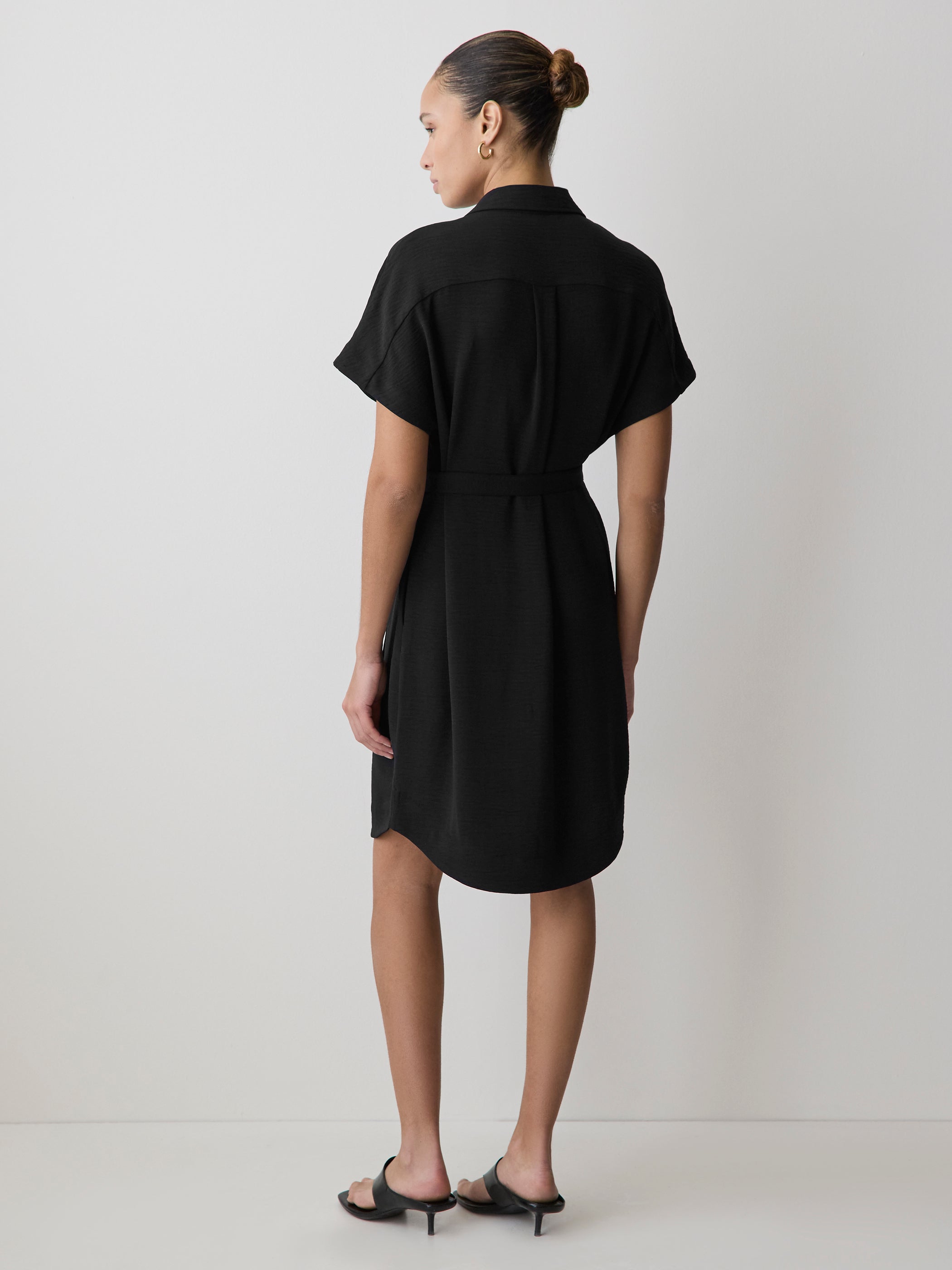 RW&CO Short-Sleeve Buttoned-Down Midi Dress with Shirt Collar