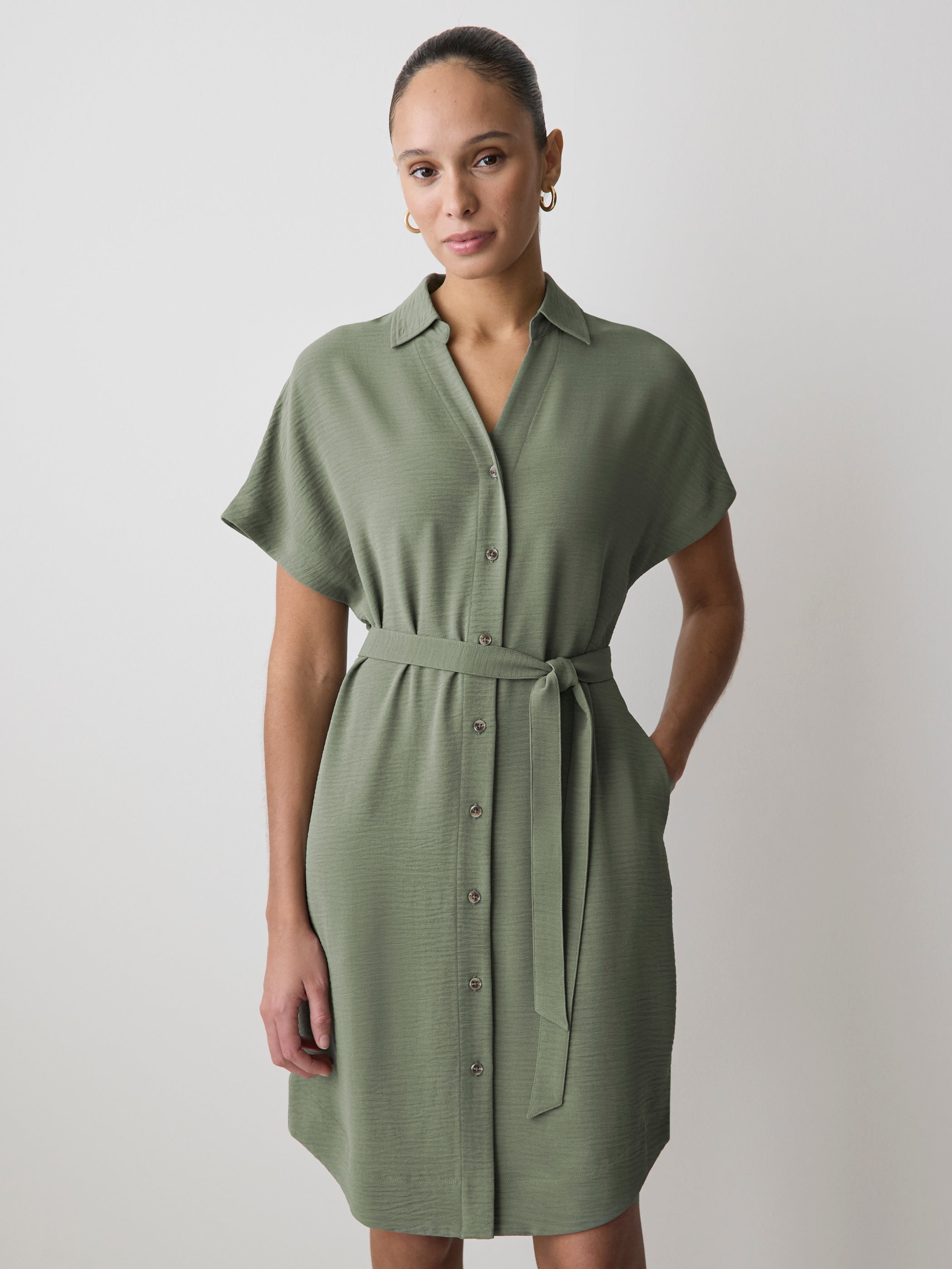RW&CO Short-Sleeve Buttoned-Down Midi Dress with Shirt Collar