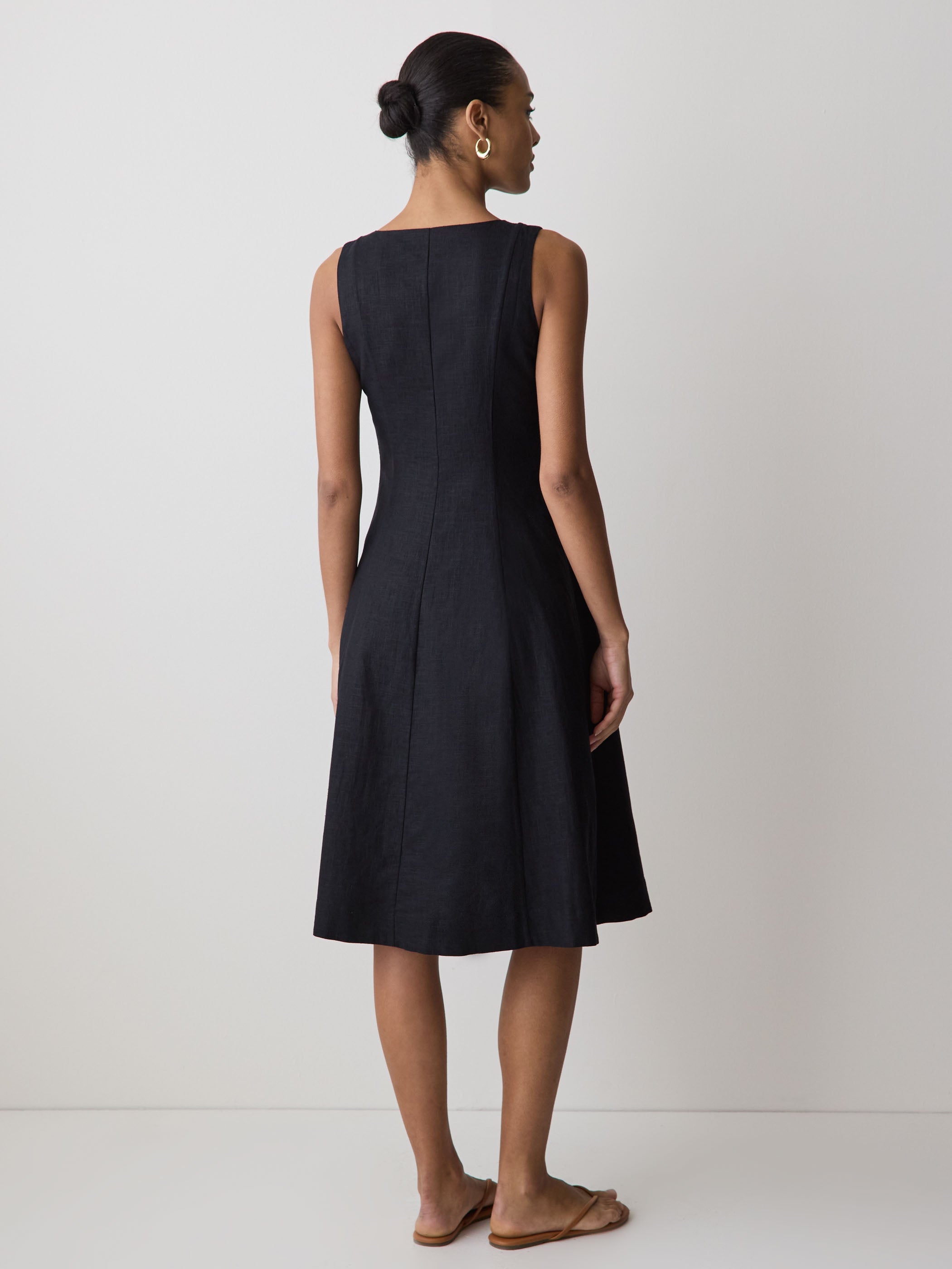 RW&CO Sleeveless Crew-Neck Linen-Blend Midi Dress