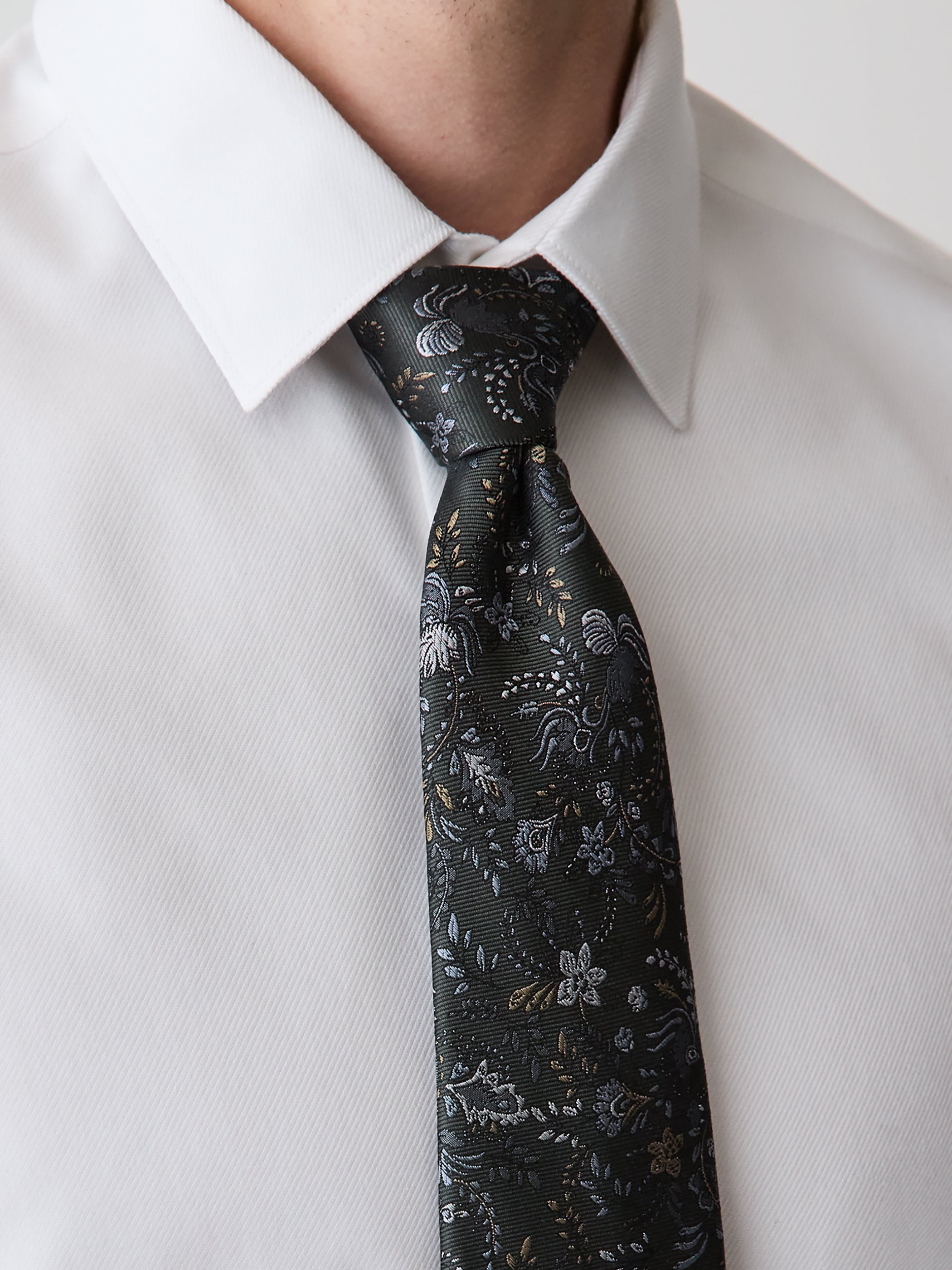 RW&CO Green Regular Tie with Floral Pattern