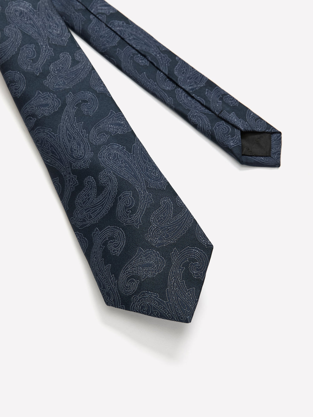 RW&CO Skinny Tie with Paisley Pattern