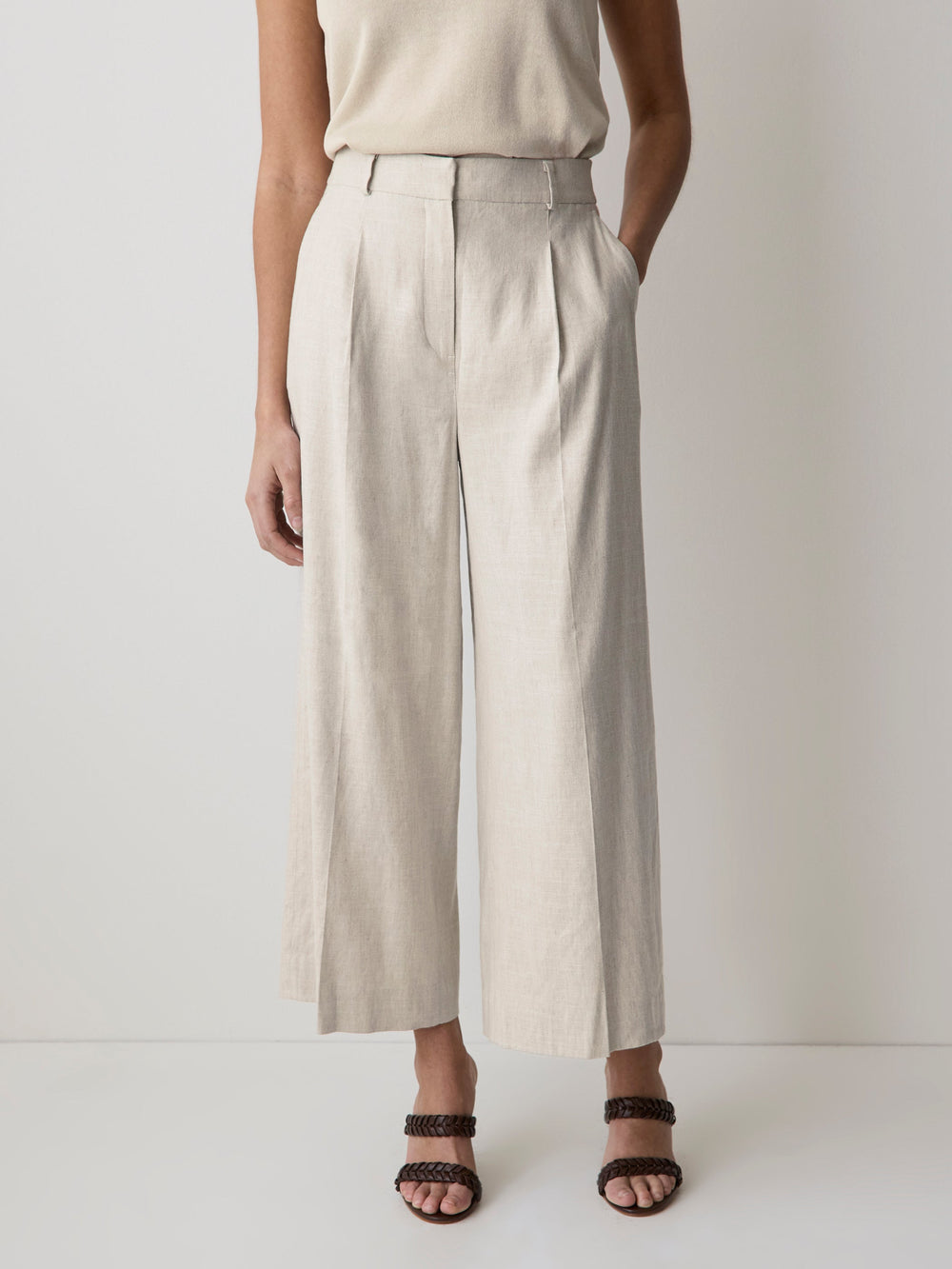 RW&CO Cropped Wide-Leg High-Rise Pant