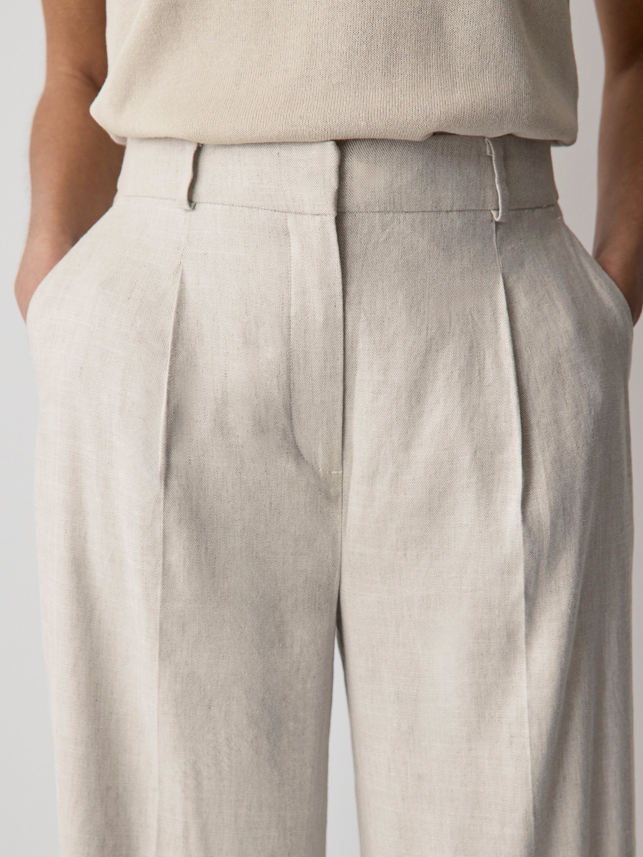 RW&CO Cropped Wide-Leg High-Rise Pant