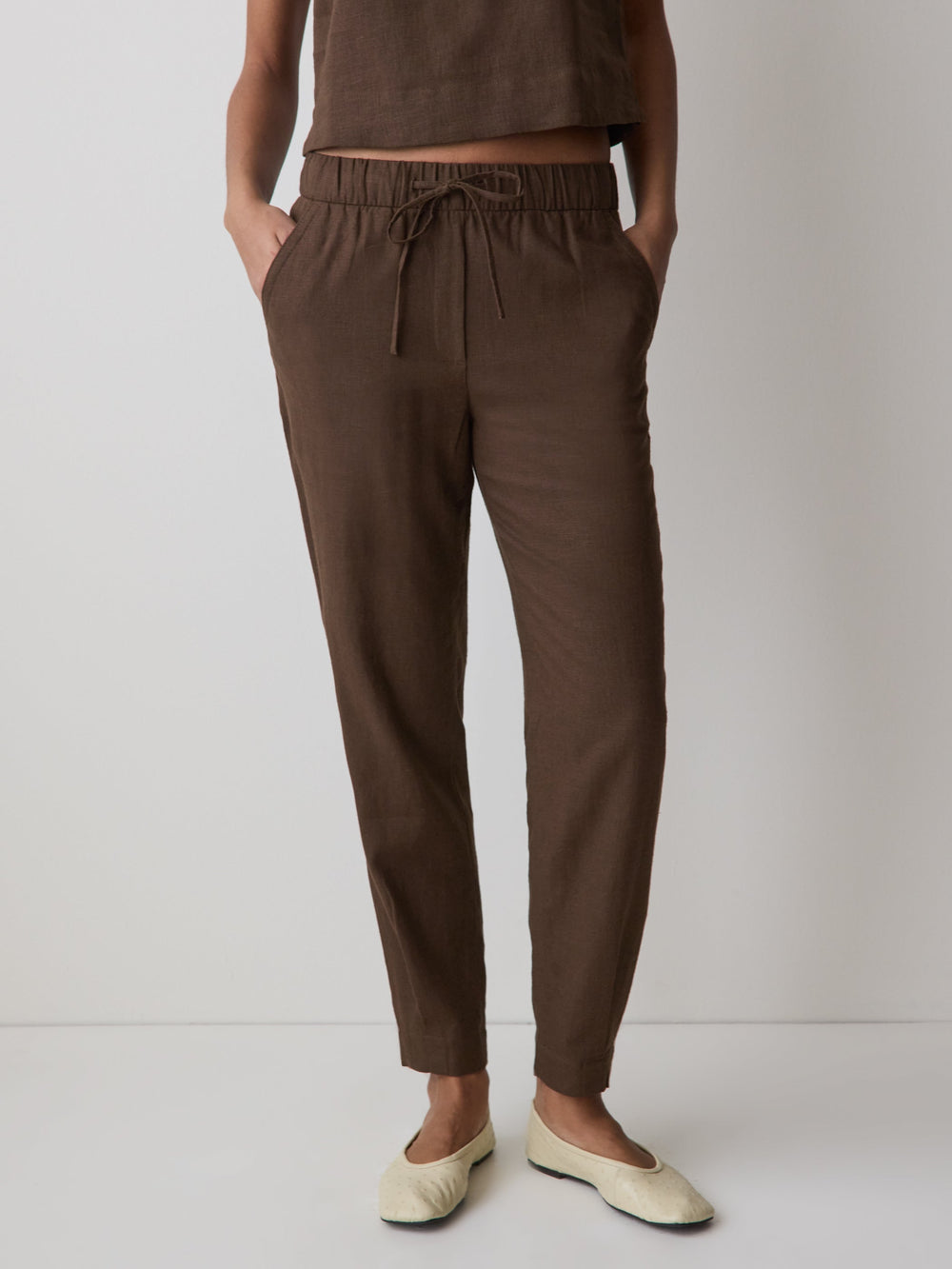 RW&CO Linen Mid-Rise Tapered-Leg Jogger Pant