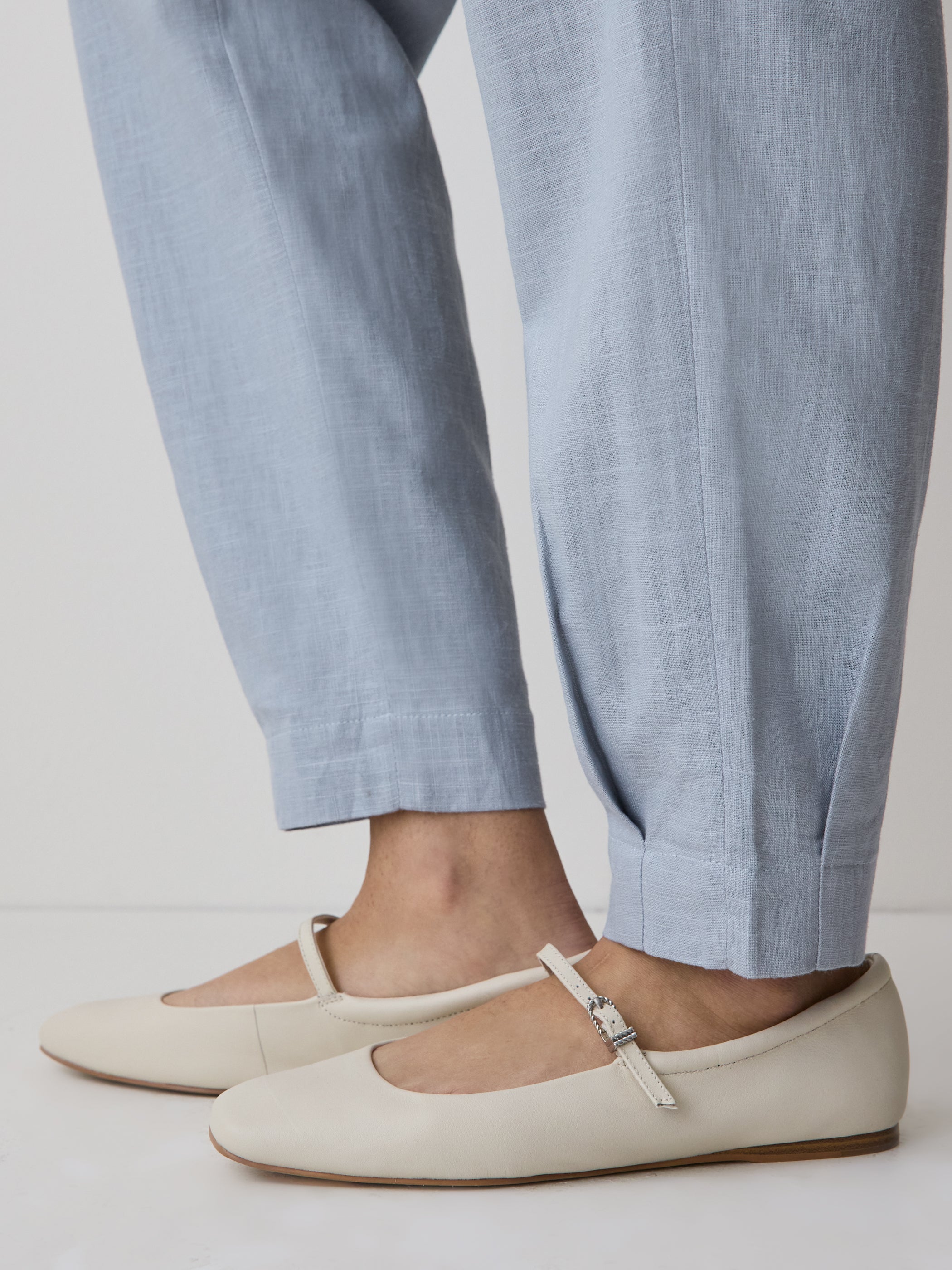 RW&CO Linen Mid-Rise Tapered-Leg Jogger Pant