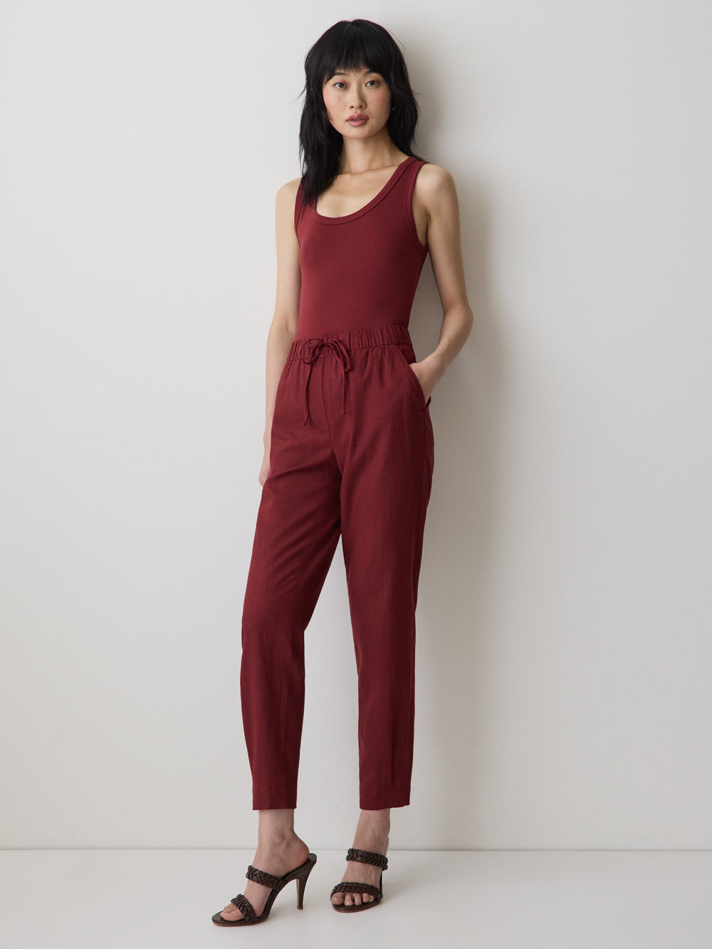 RW&CO Linen Mid-Rise Tapered-Leg Jogger Pant