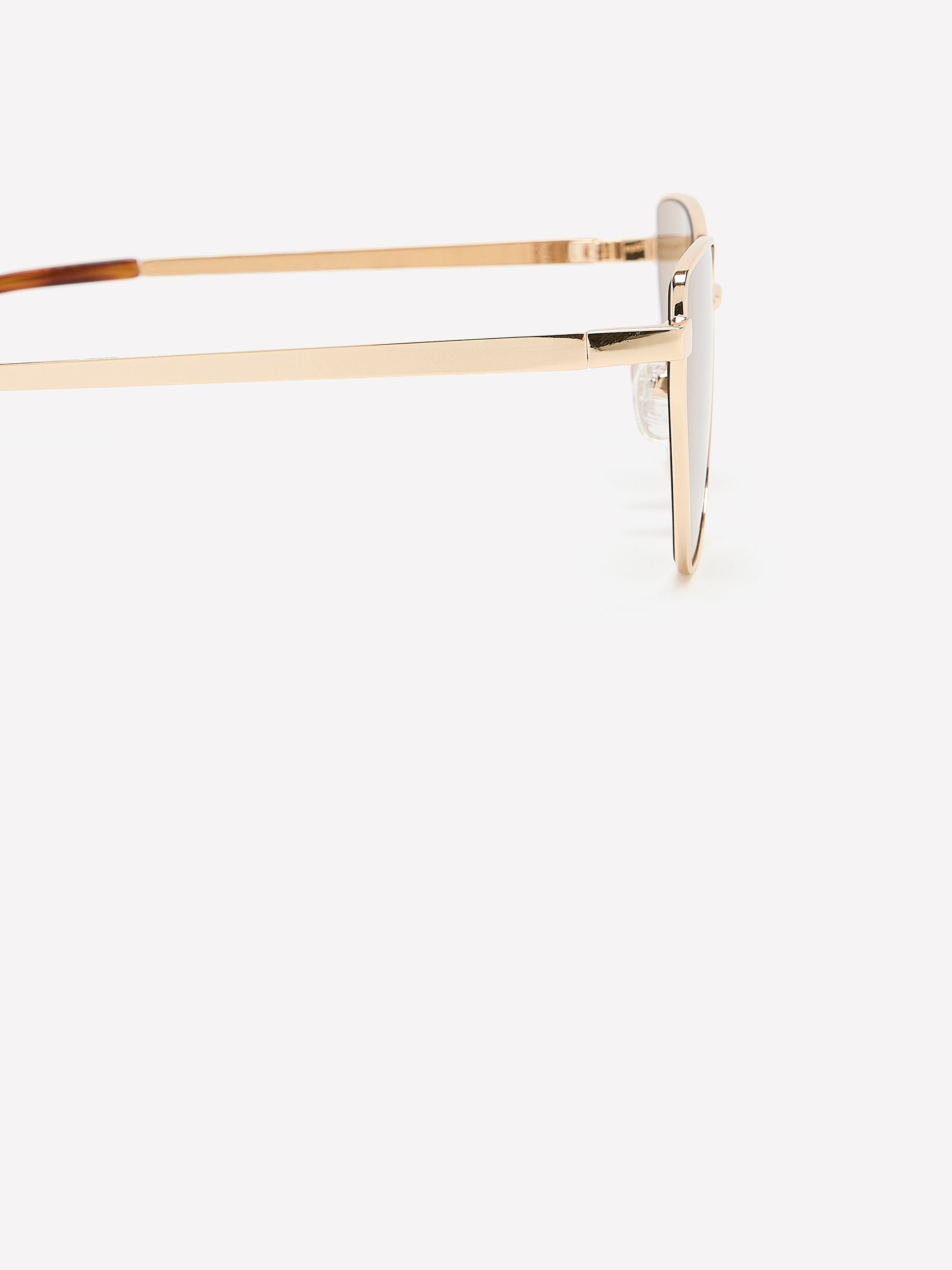 RW&CO Cat Eye Metal Sunglasses