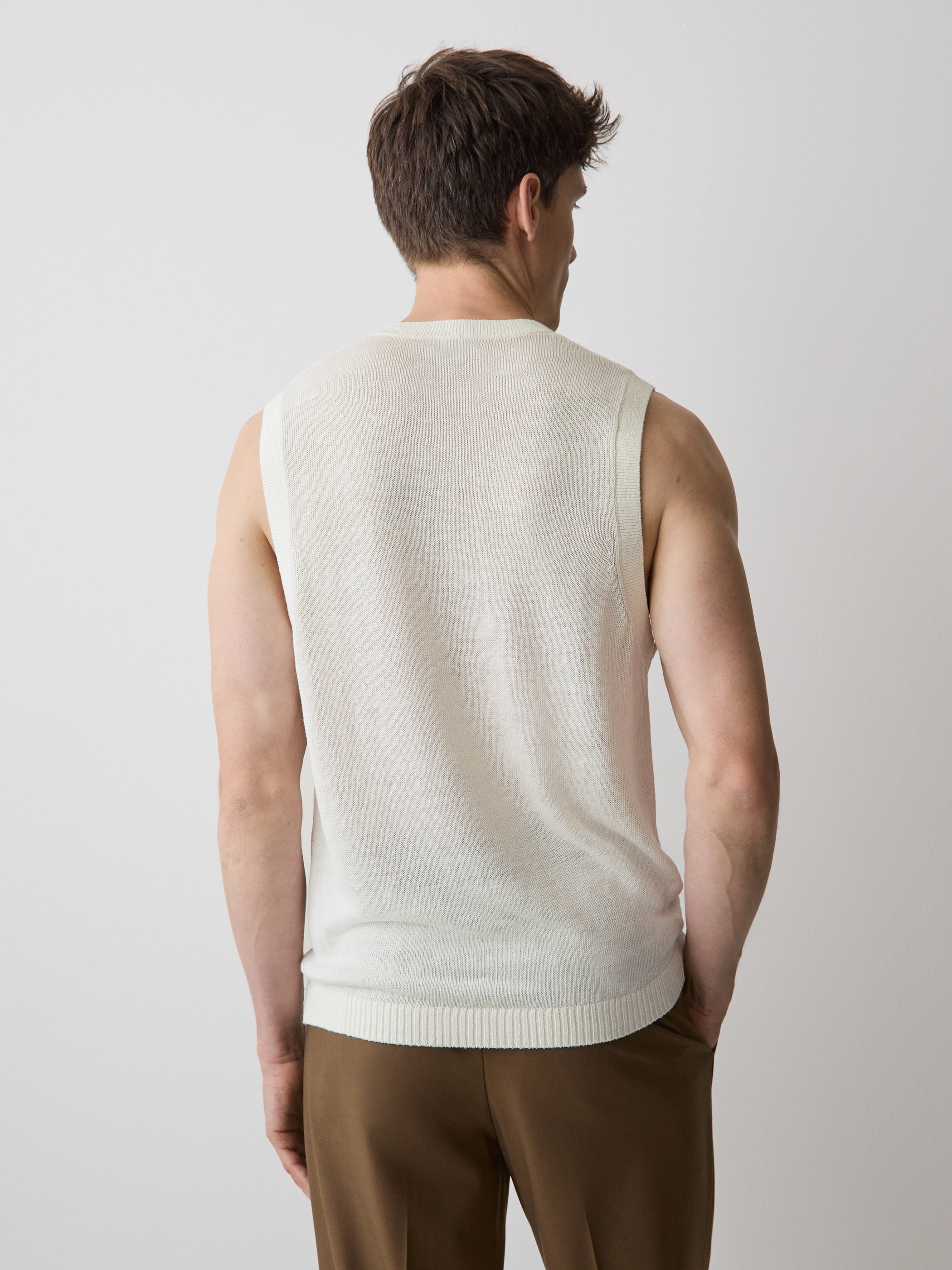 RW&CO Linen-Blend Sleeveless Crew-Neck Sweater