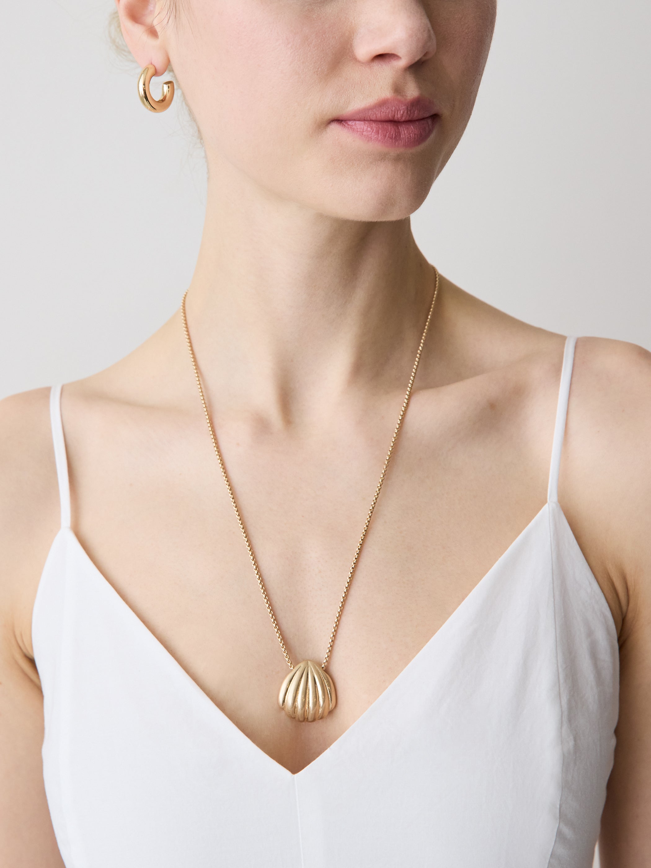 RW&CO Long Necklace with Shell Pendant