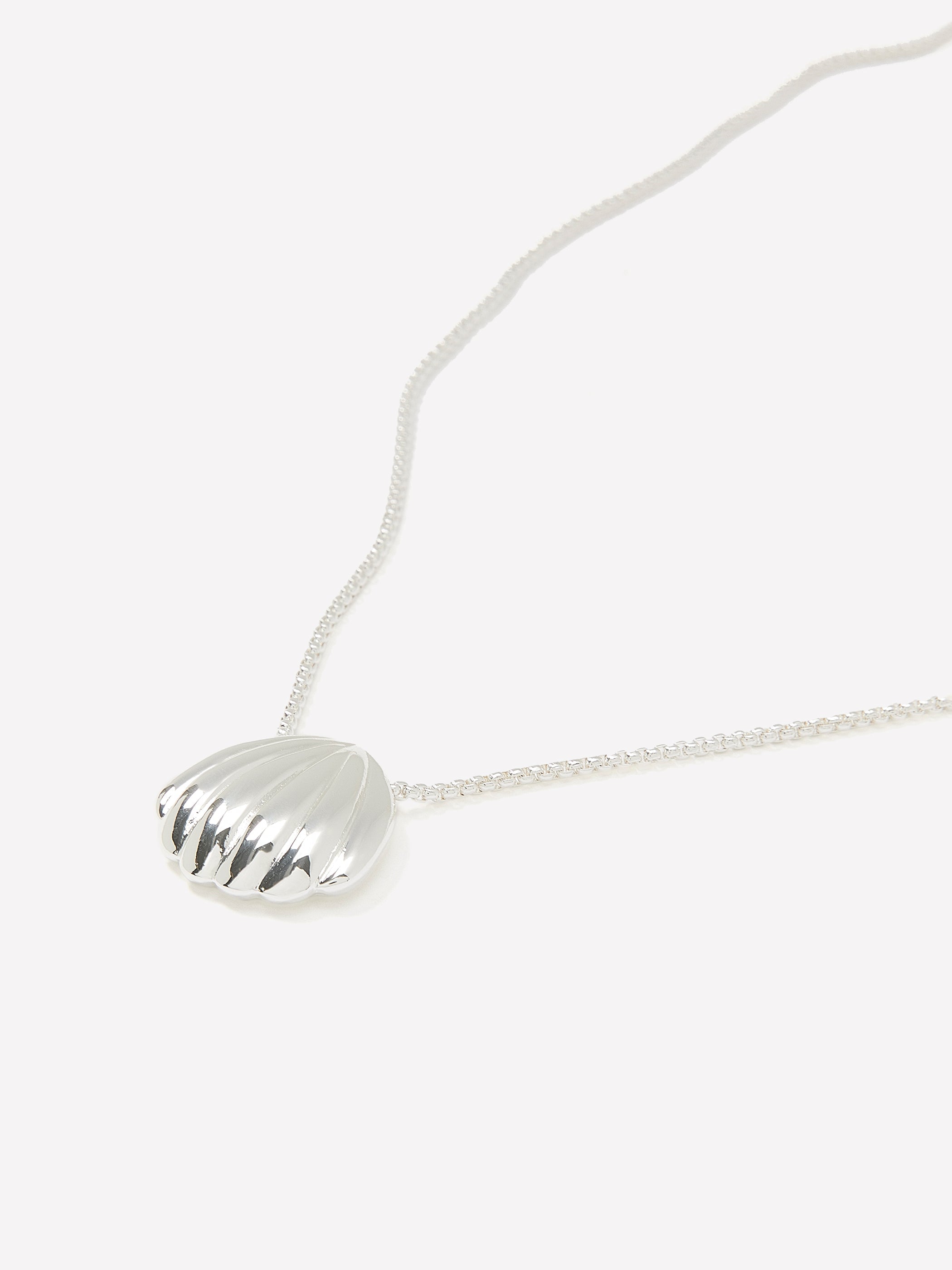 RW&CO Long Necklace with Shell Pendant