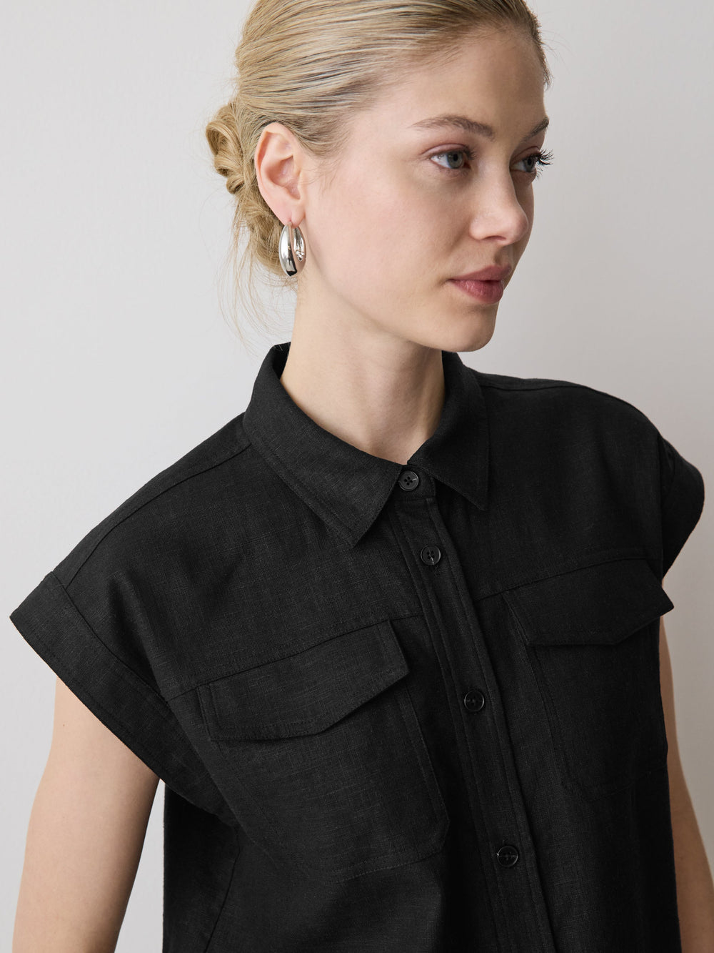RW&CO Linen-Blend Extended-Sleeve Blouse with Shirt Collar
