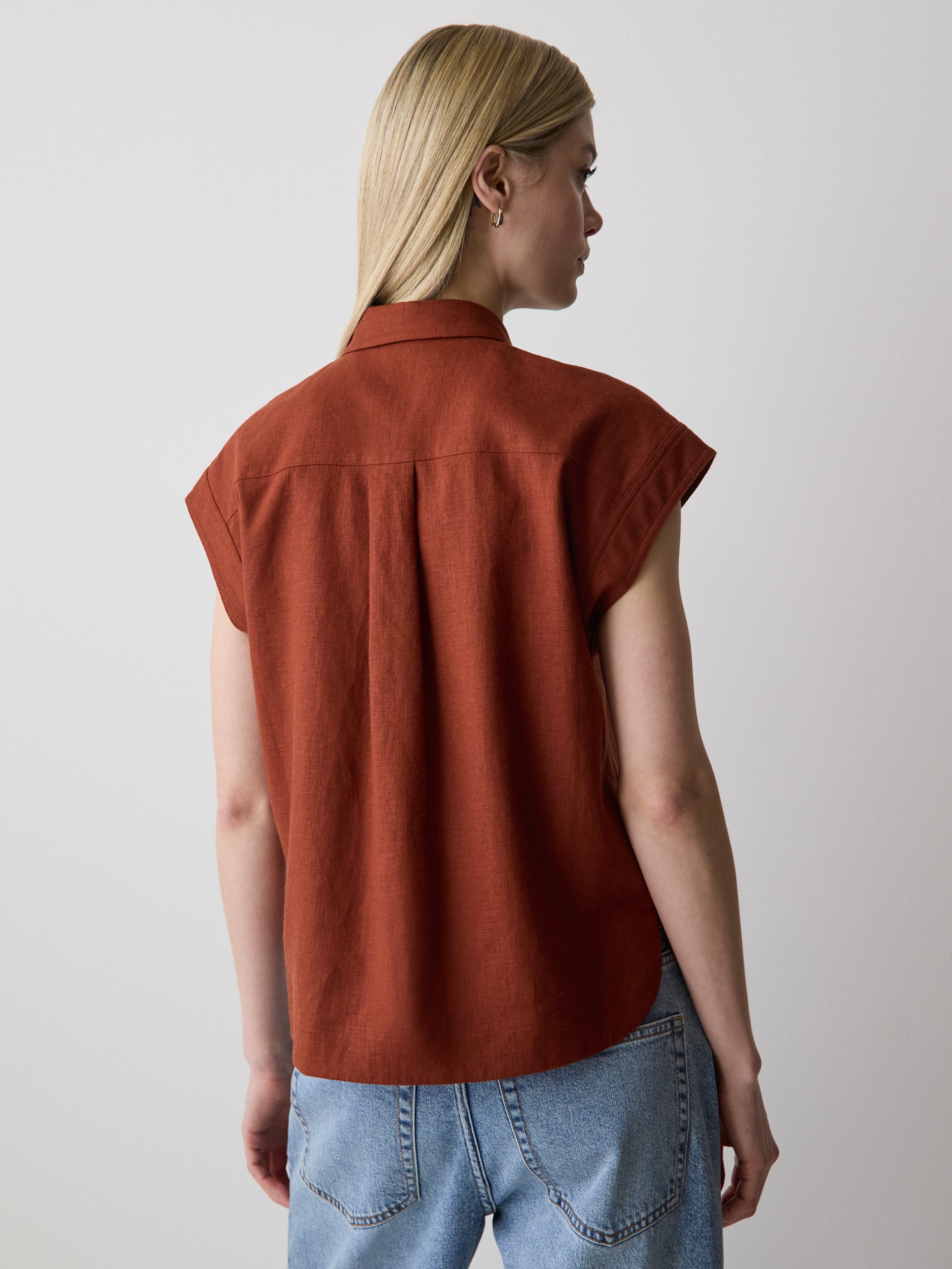 RW&CO Linen-Blend Extended-Sleeve Blouse with Shirt Collar