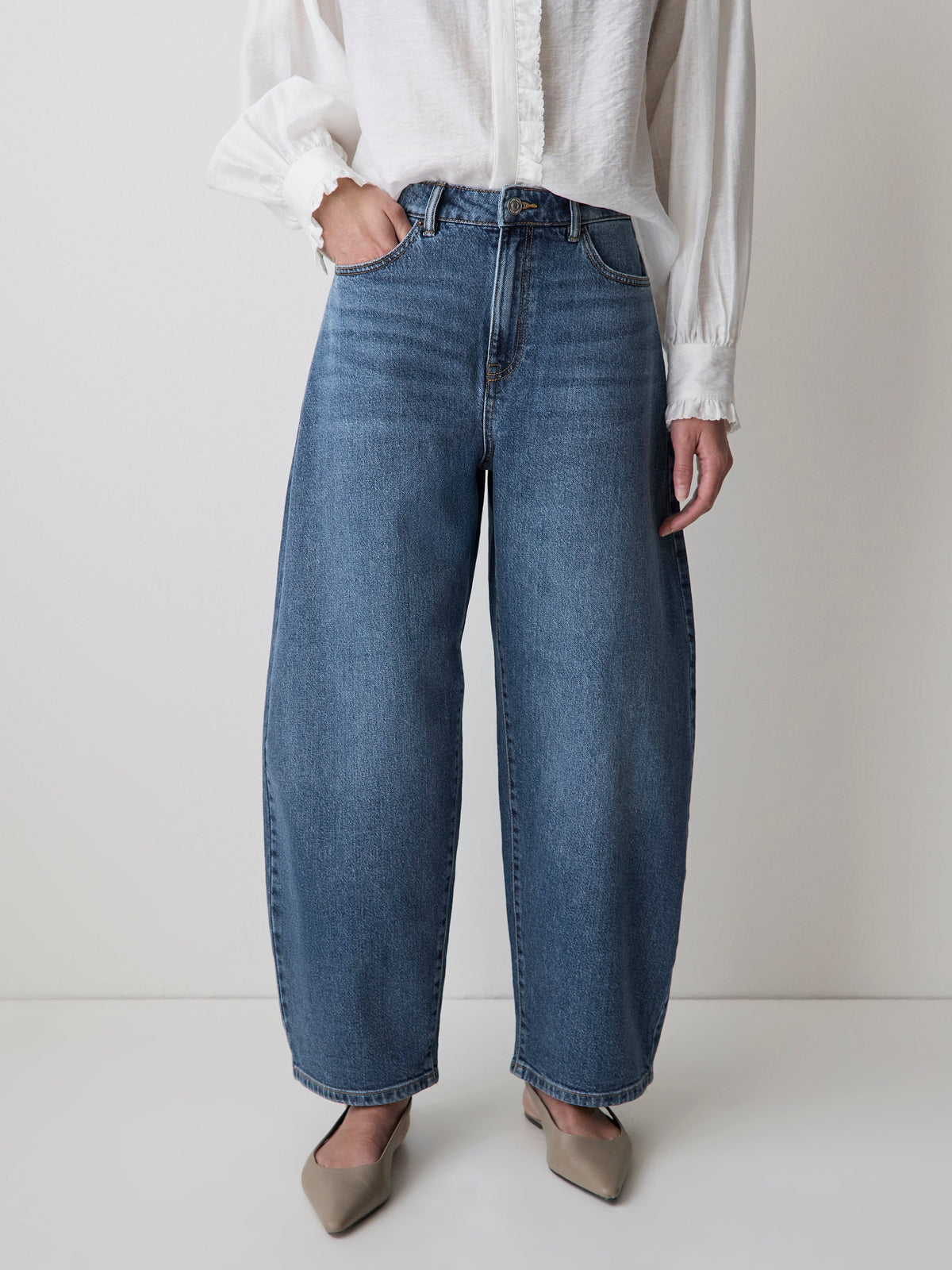 RW&CO High-Rise Barrel Jeans