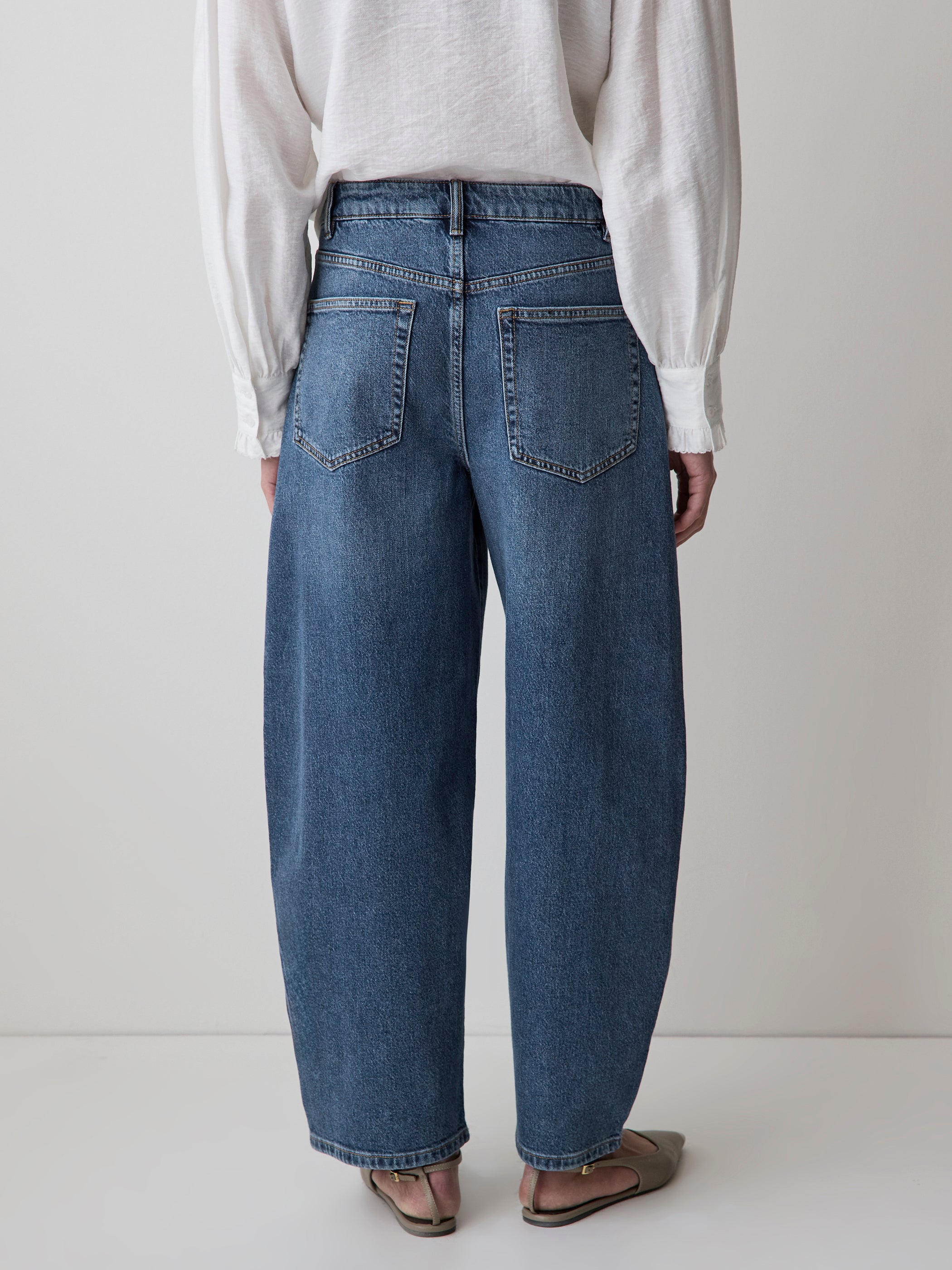 RW&CO High-Rise Barrel Jeans