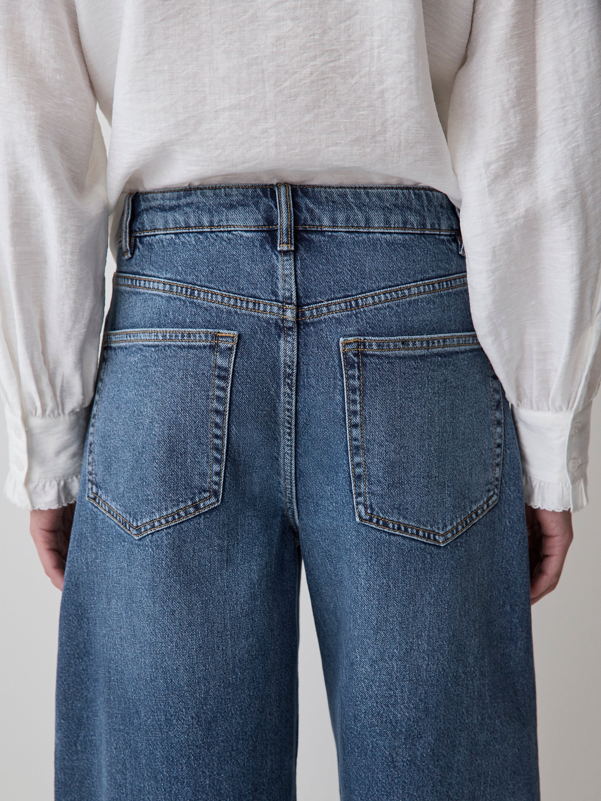 RW&CO High-Rise Barrel Jeans