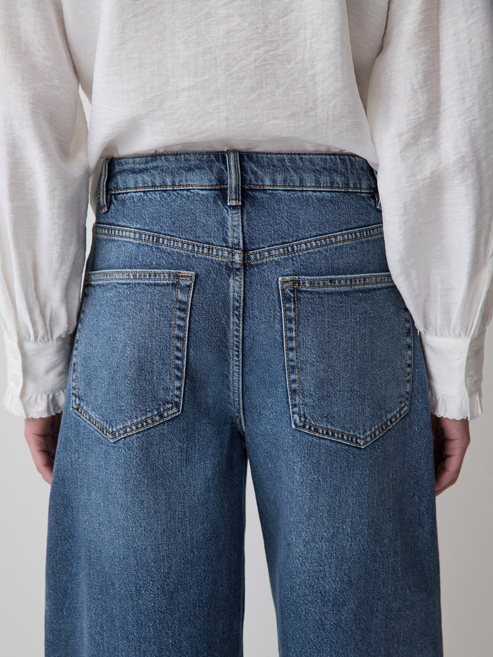 RW&CO High-Rise Barrel Jeans