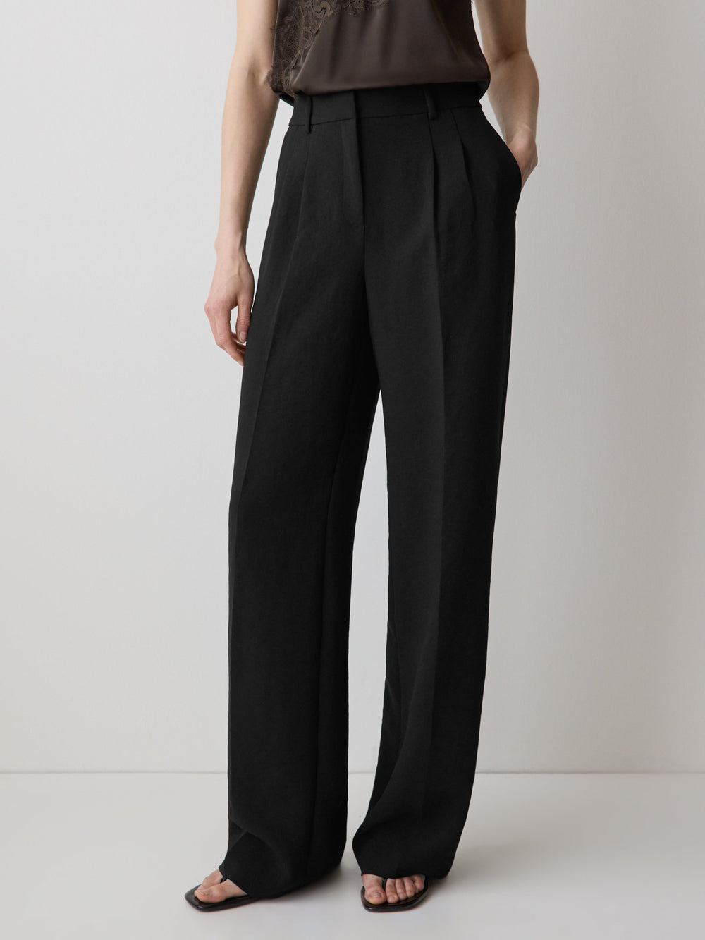 RW&CO High-Rise Wide-Leg Pant
