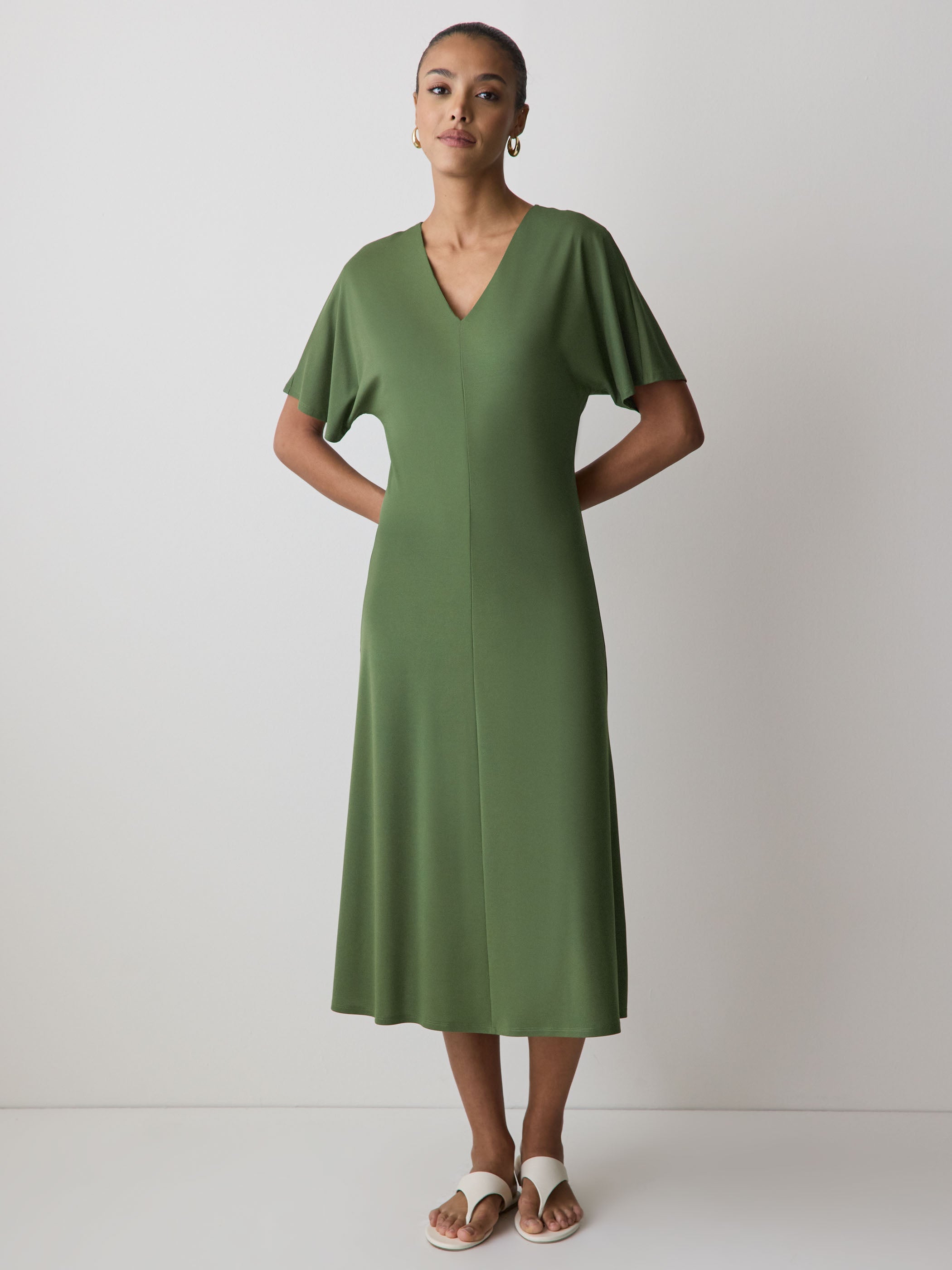 RW&CO Short-Sleeve V-Neck Midi Dress