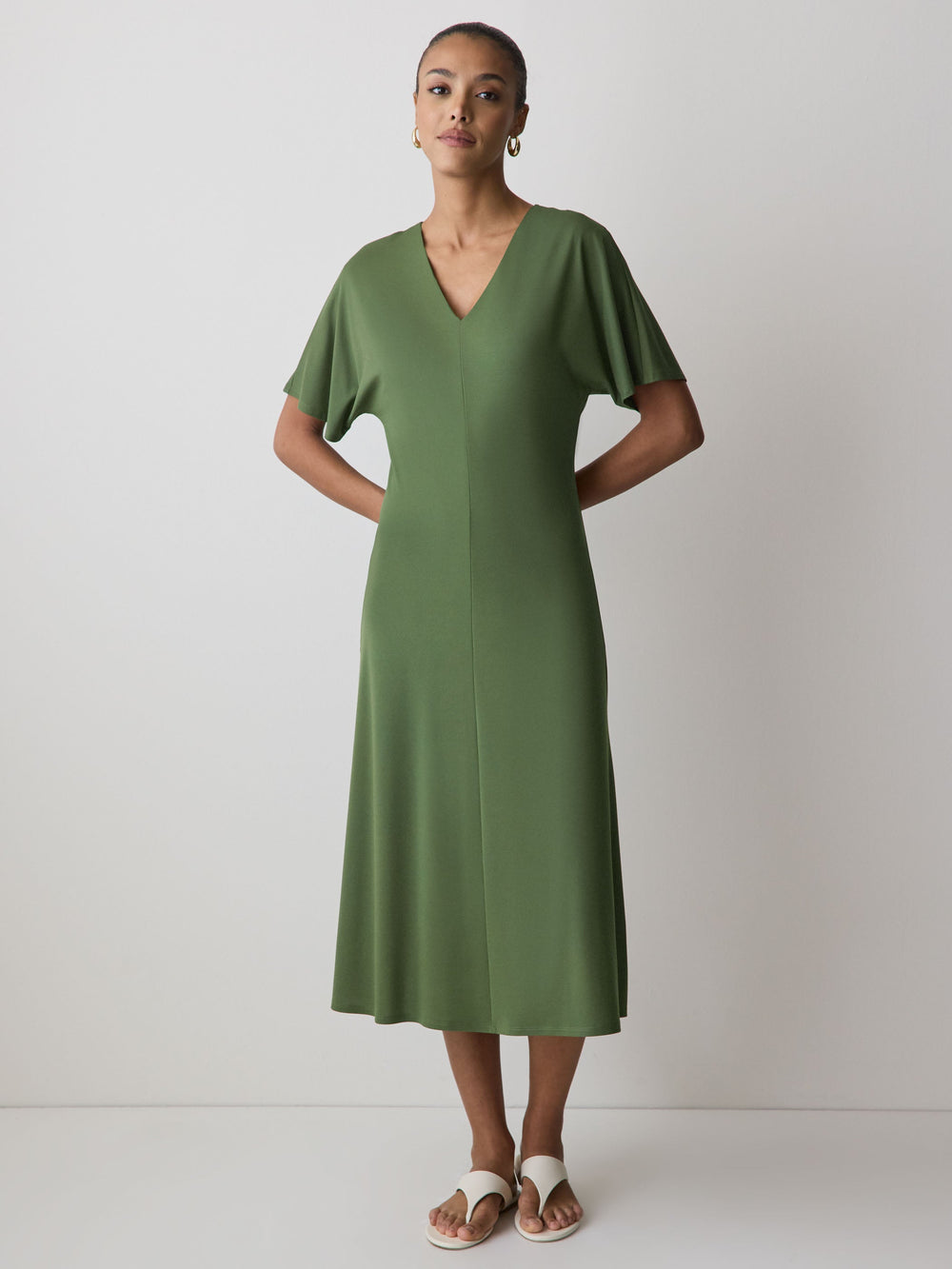 RW&CO Short-Sleeve V-Neck Midi Dress
