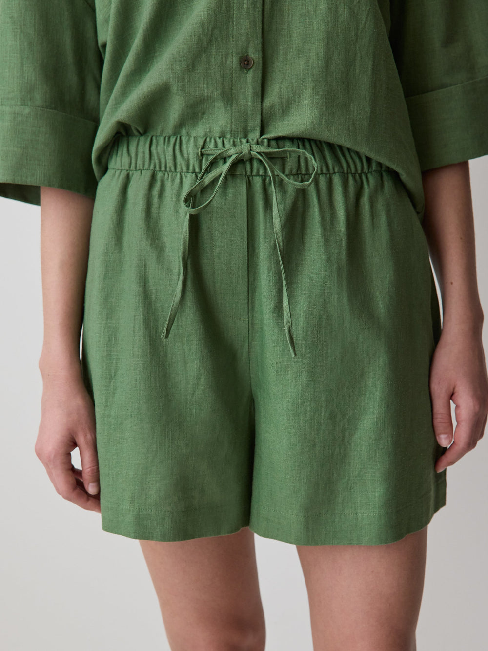 RW&CO Linen-Blend Mid-Rise Pull-On Short