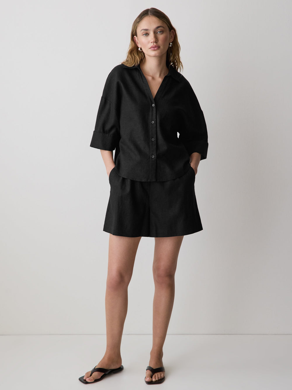 RW&CO Linen-Blend Mid-Rise Pull-On Short