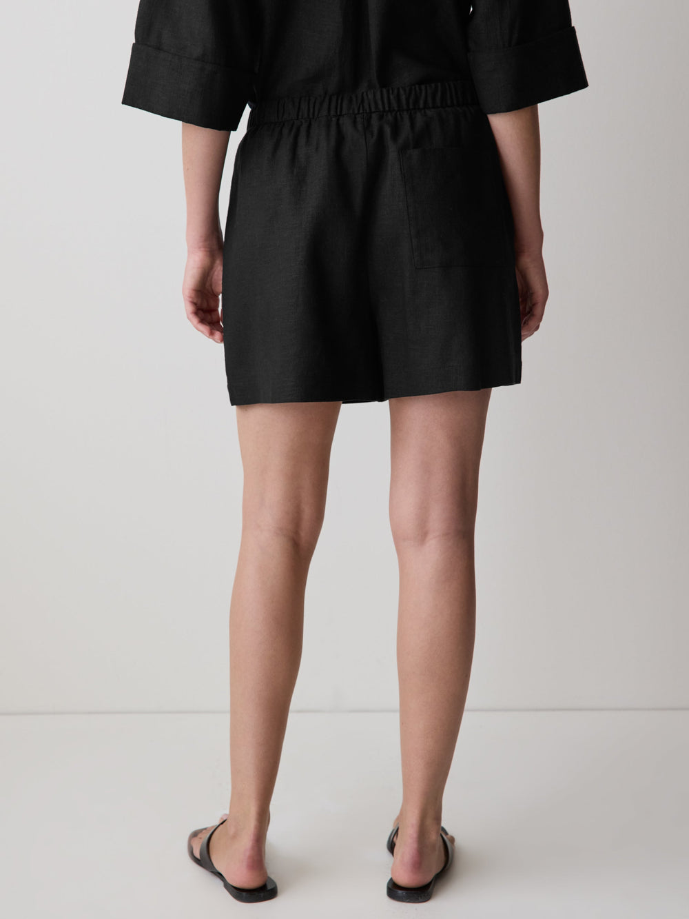 RW&CO Linen-Blend Mid-Rise Pull-On Short