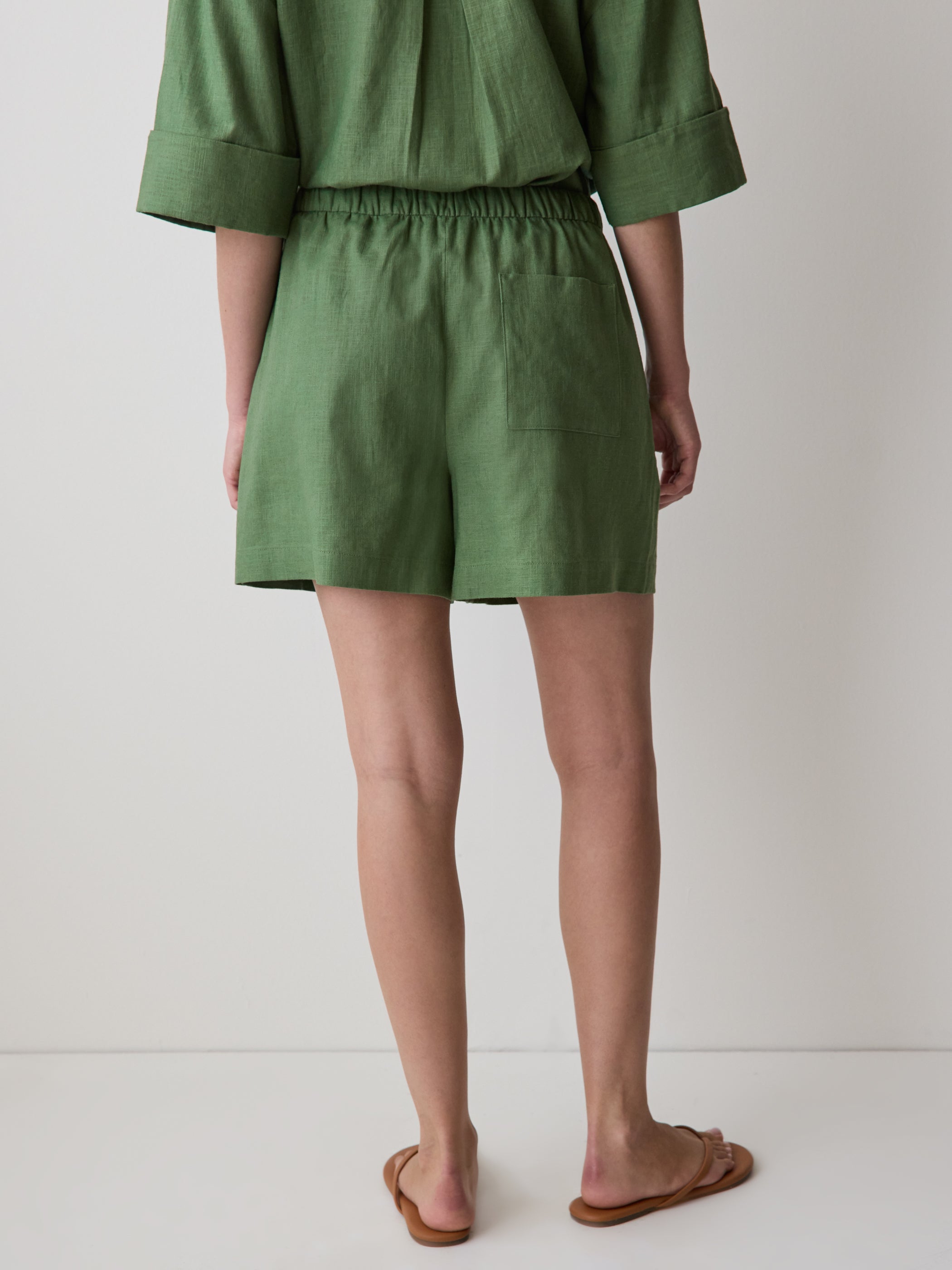 RW&CO Linen-Blend Mid-Rise Pull-On Short