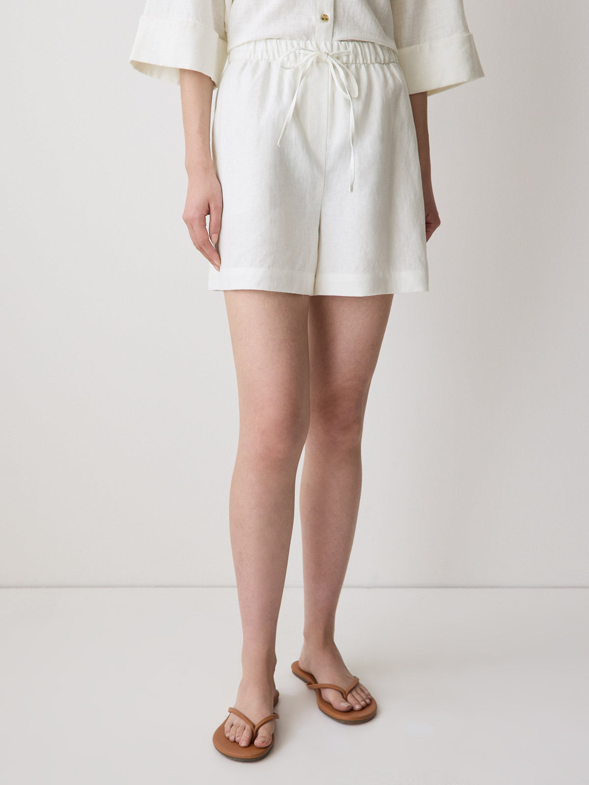RW&CO Linen Mid-Rise Pull-On Short