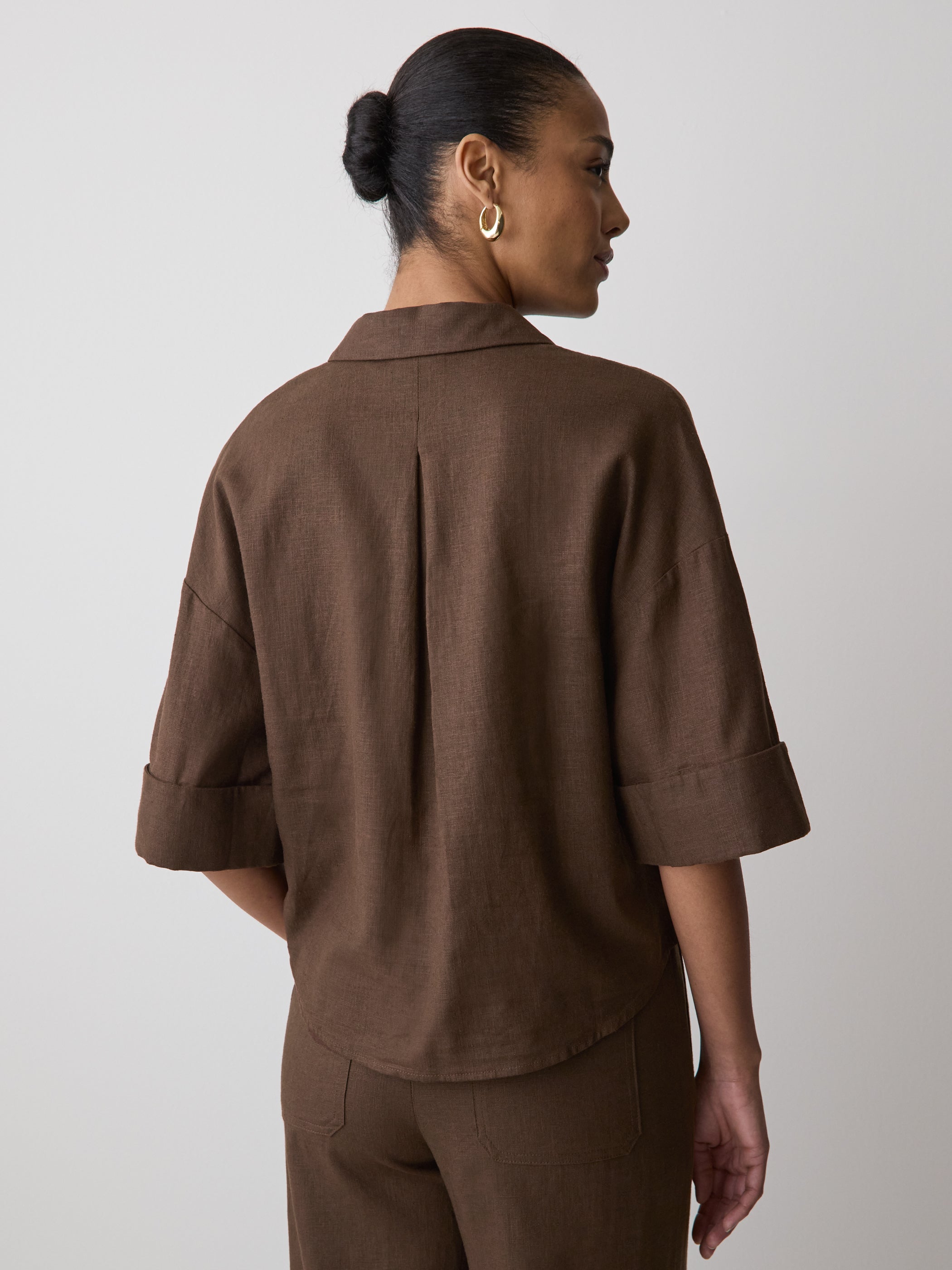 RW&CO Linen-Blend Short-Sleeve Blouse with Shirt Collar