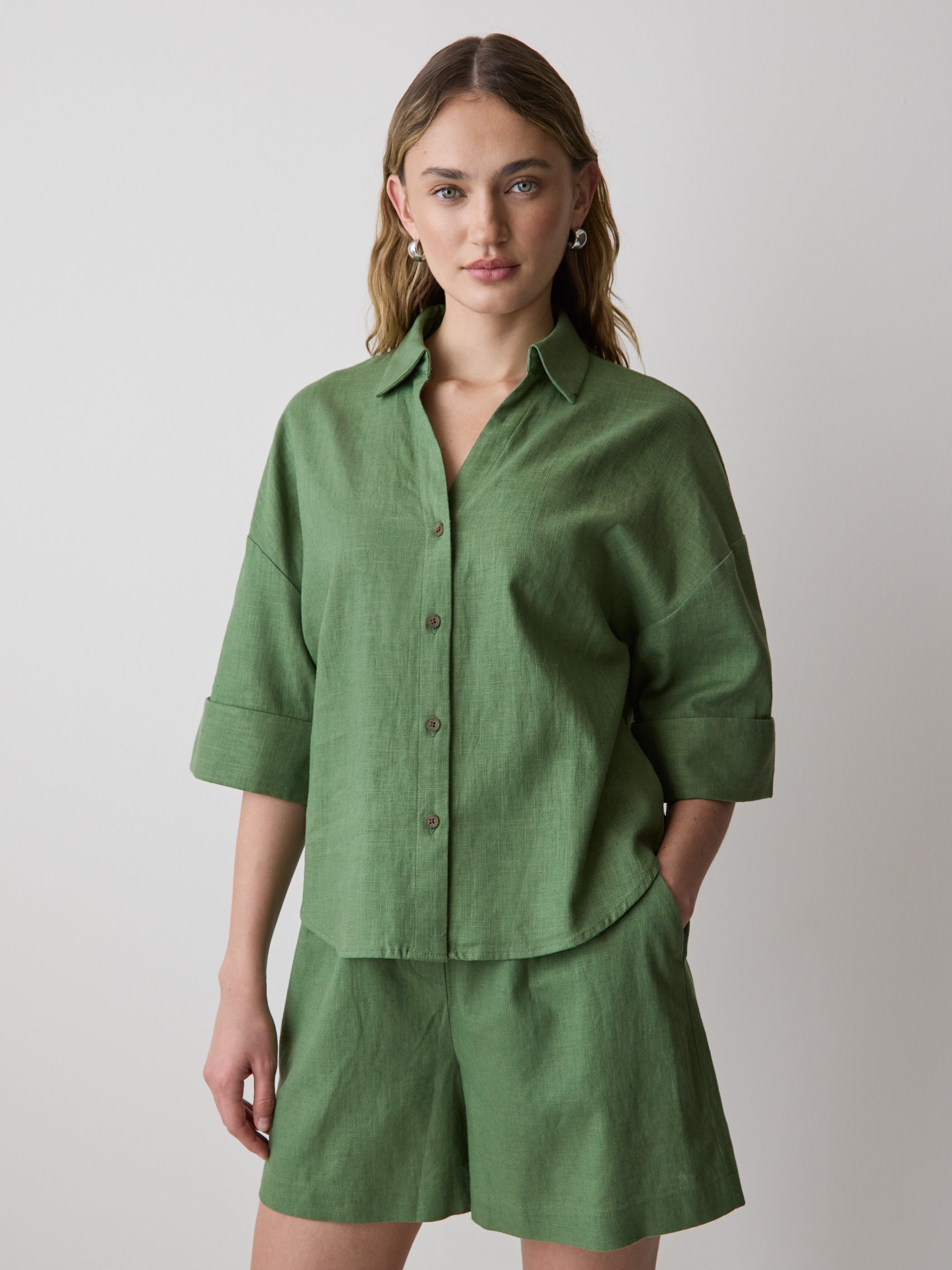 RW&CO Linen-Blend Short-Sleeve Blouse with Shirt Collar