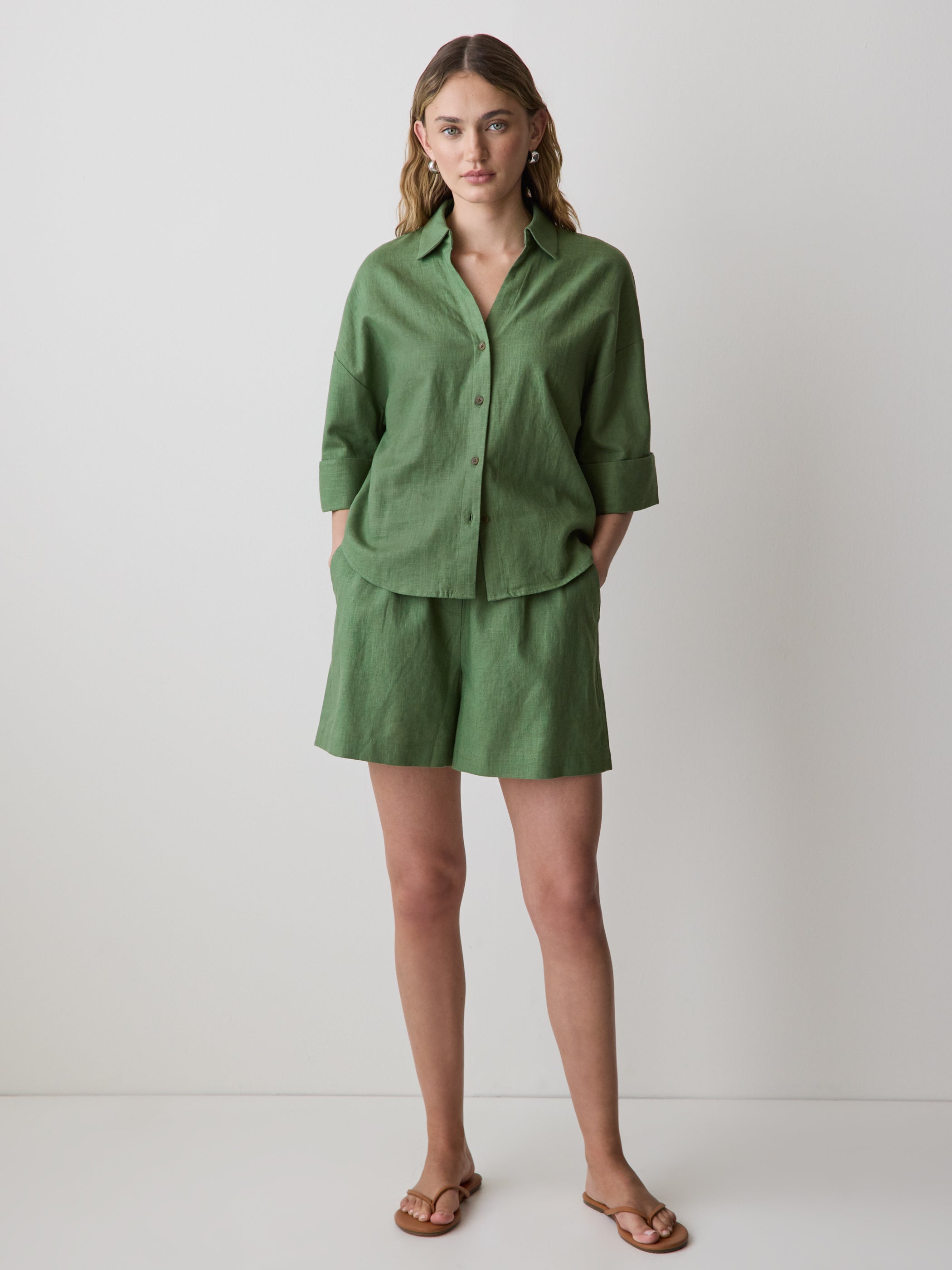 RW&CO Linen-Blend Short-Sleeve Blouse with Shirt Collar