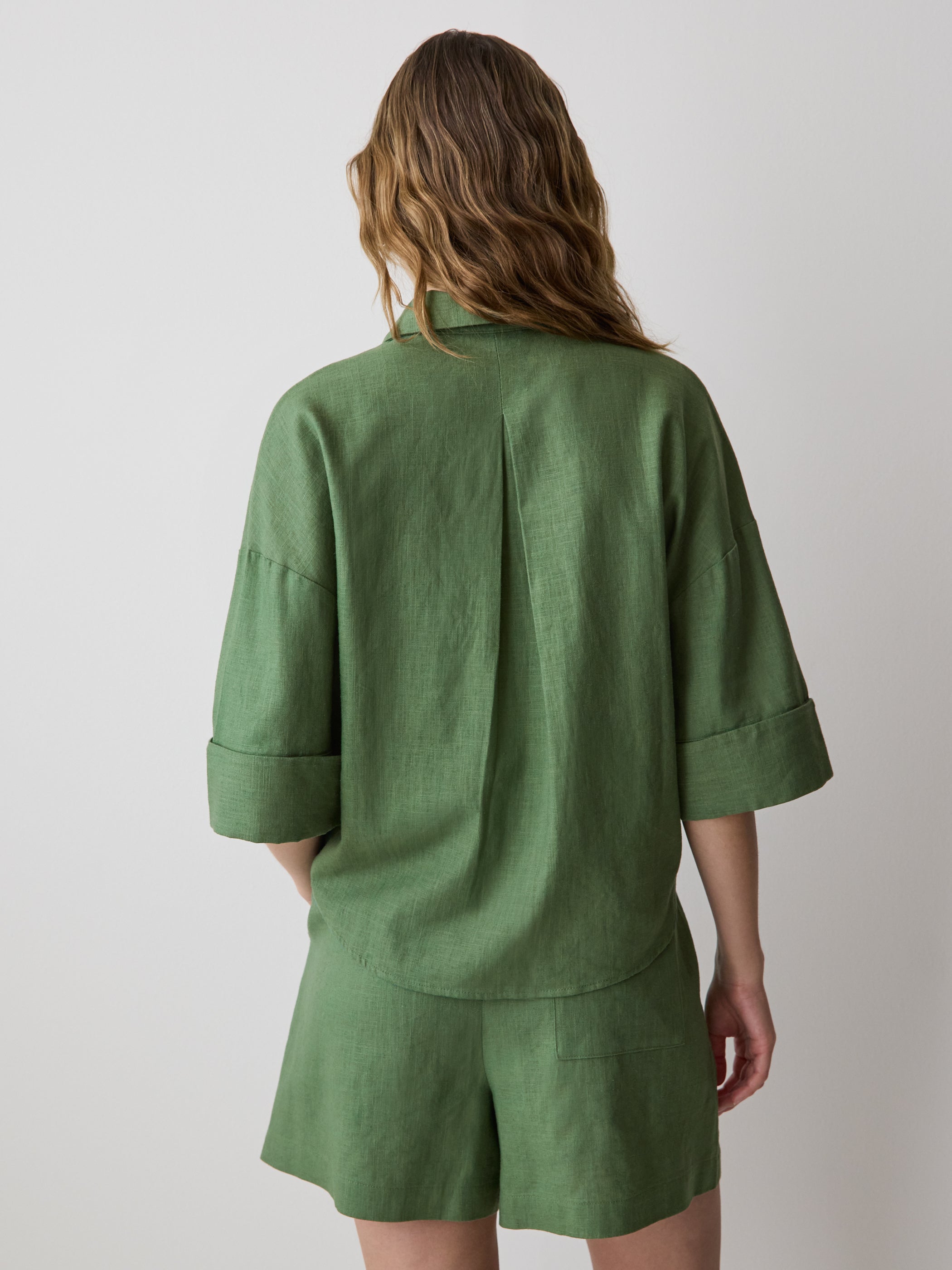 RW&CO Linen-Blend Short-Sleeve Blouse with Shirt Collar