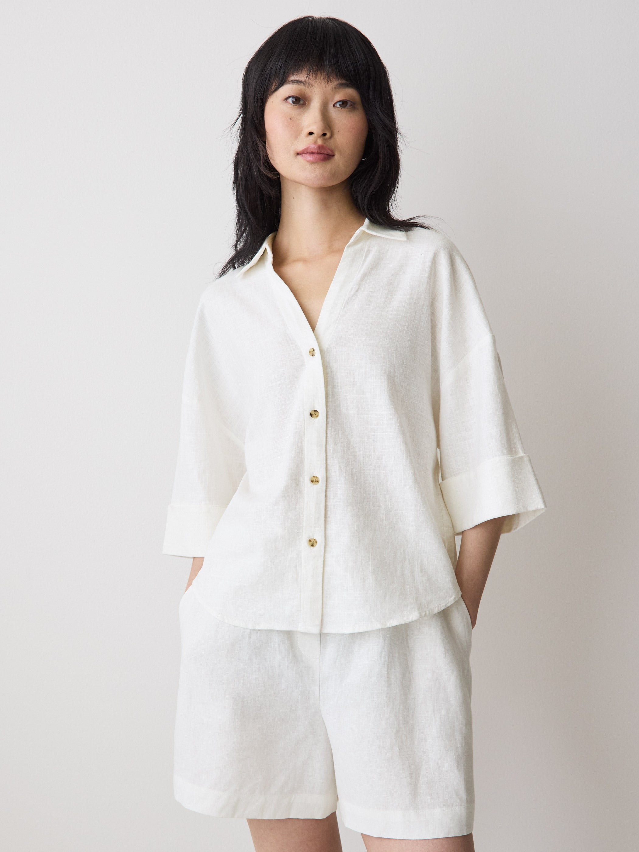 RW&CO Linen-Blend Short-Sleeve Blouse with Shirt Collar