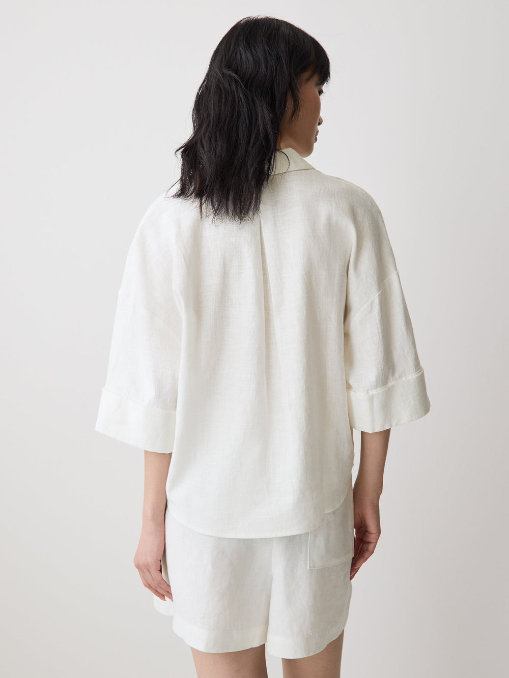RW&CO Linen-Blend Short-Sleeve Blouse with Shirt Collar