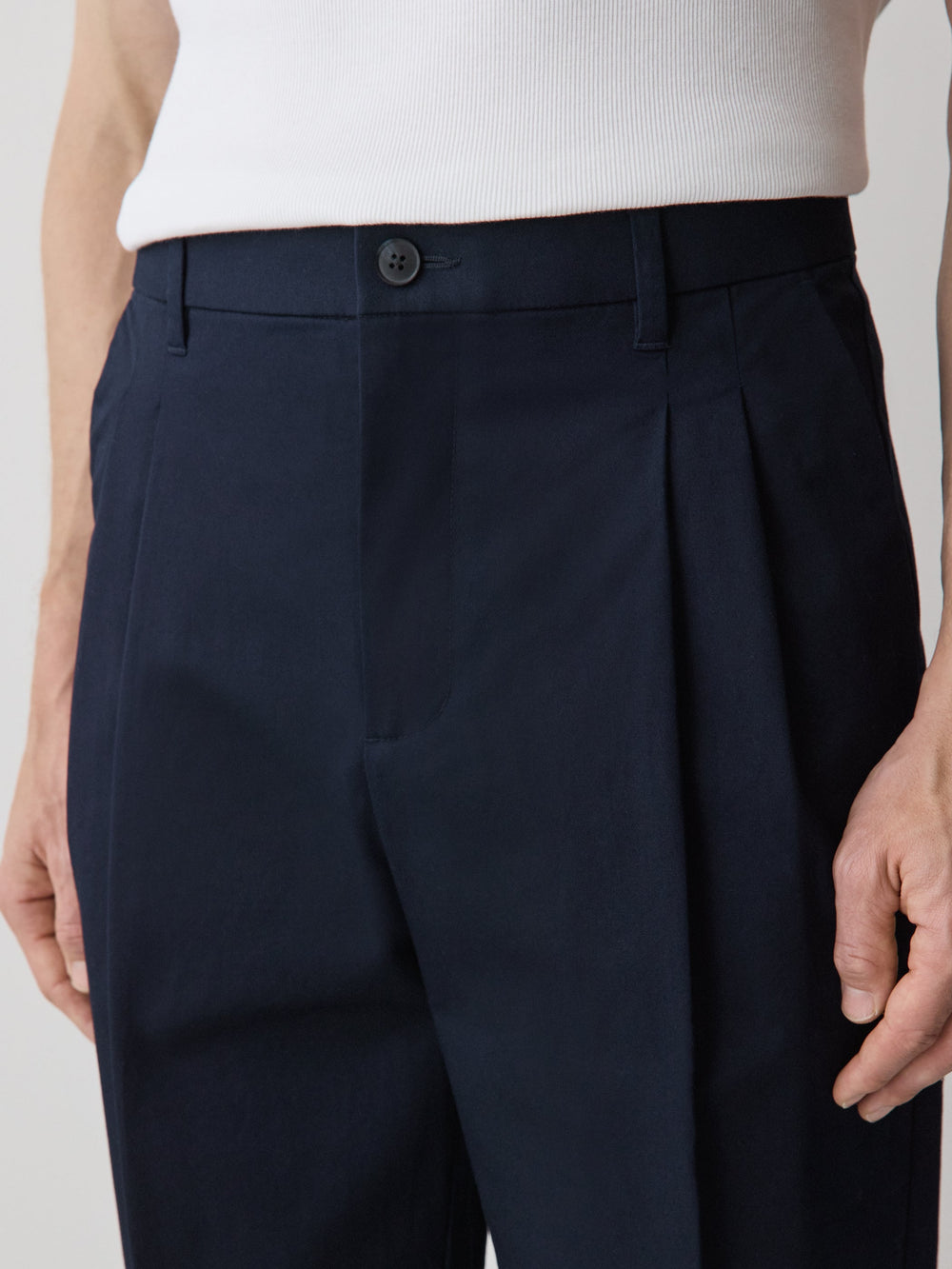 RW&CO Loose Straight-Leg Pleated Chino Pant