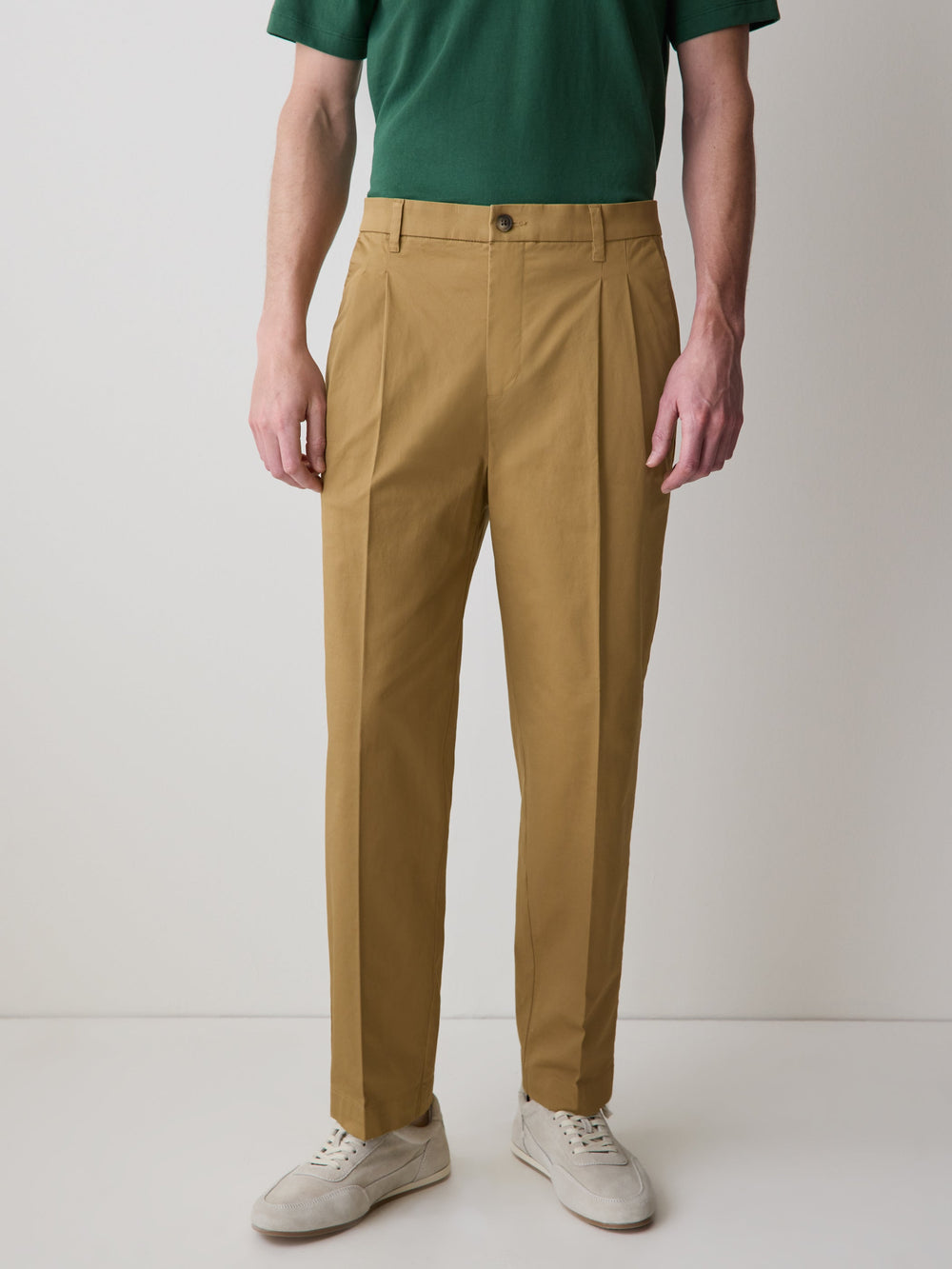 RW&CO Loose Straight-Leg Pleated Chino Pant