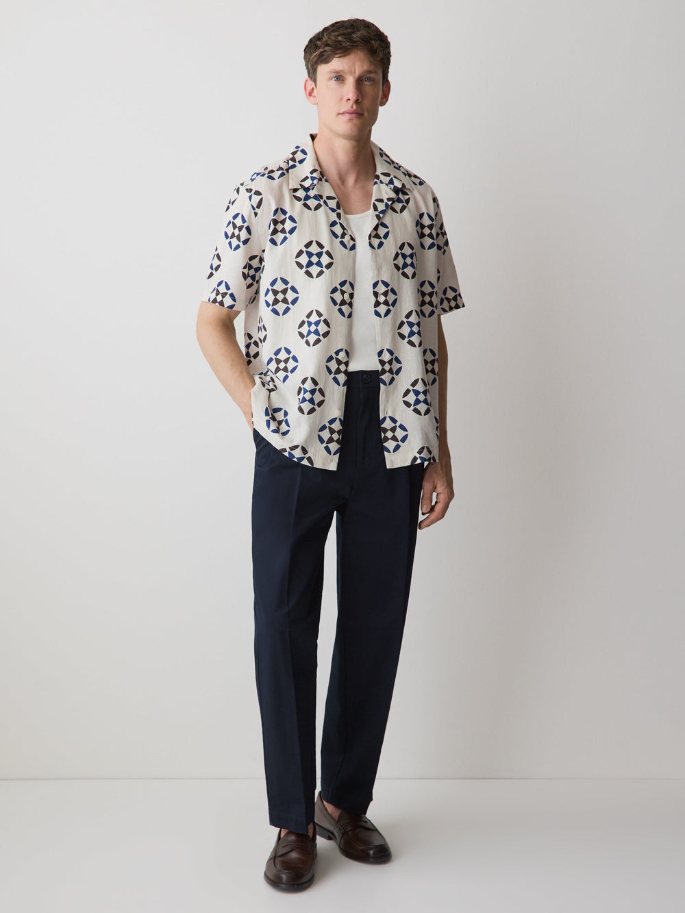 RW&CO Loose Straight-Leg Pleated Chino Pant