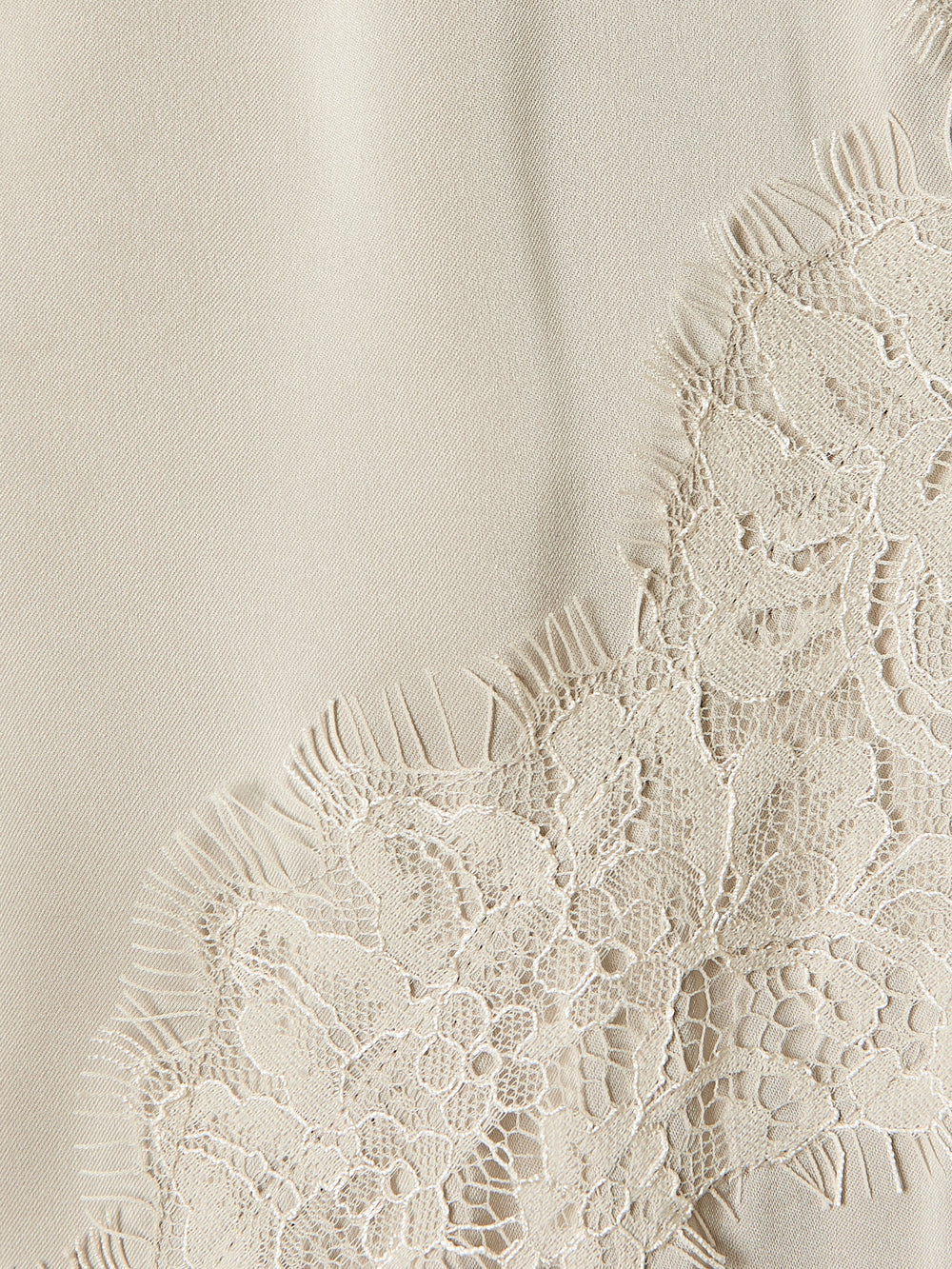RW&CO Sleeveless V-Neck Satin Blouse with Lace Trims