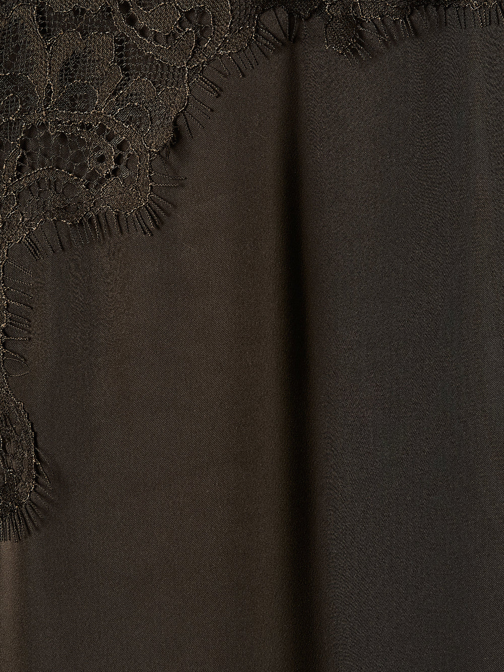 RW&CO Sleeveless V-Neck Satin Blouse with Lace Trims